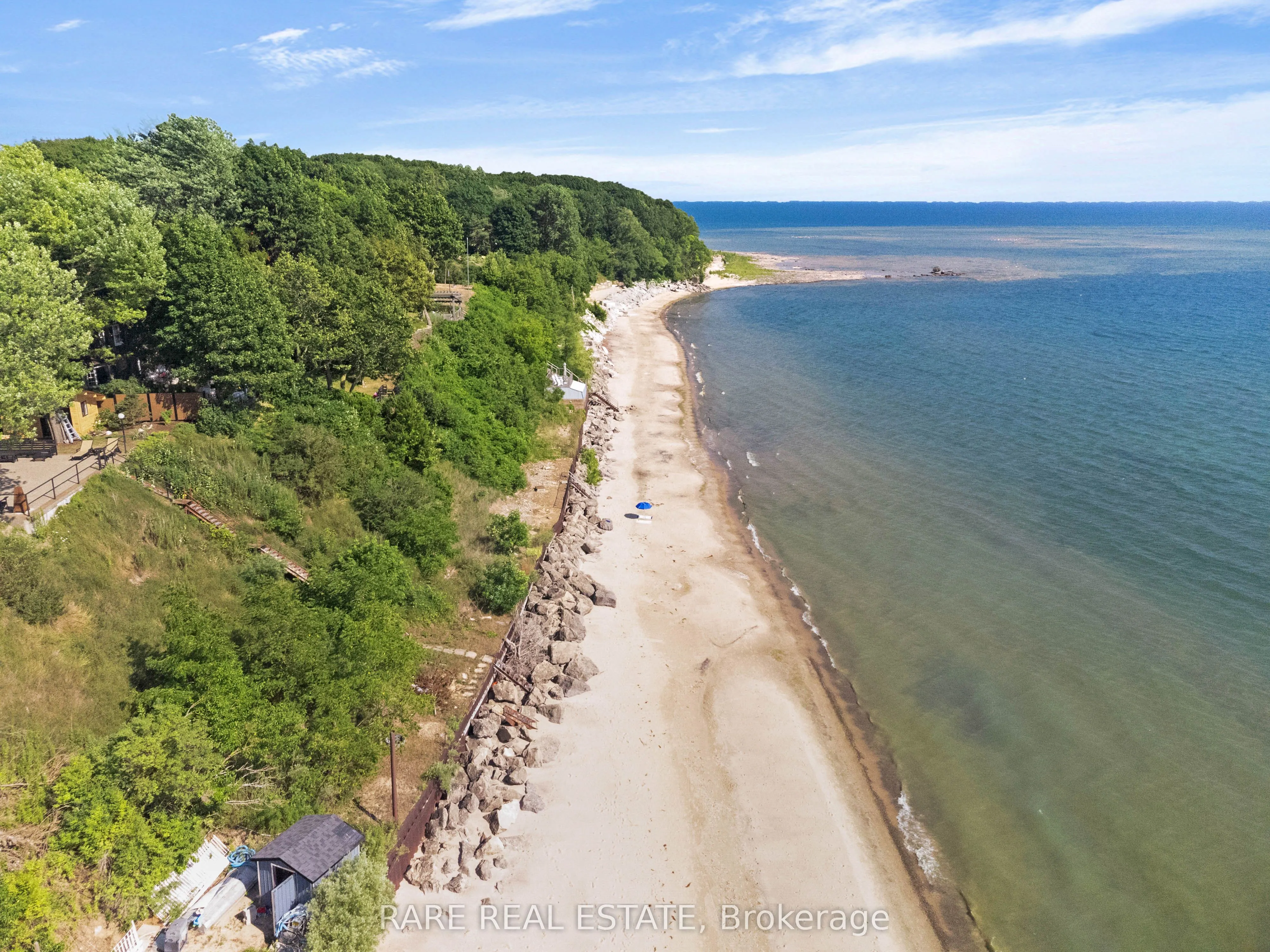 735 Lakeshore Road E