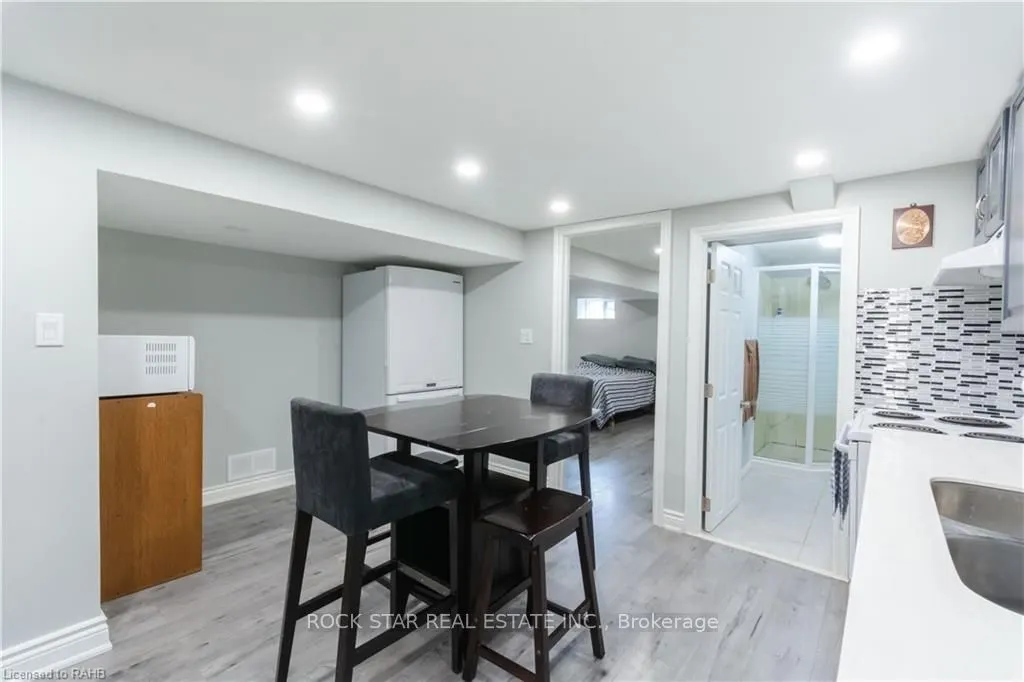 9 Viceroy Court, #LOWER