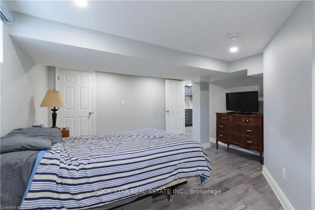 9 Viceroy Court, #LOWER