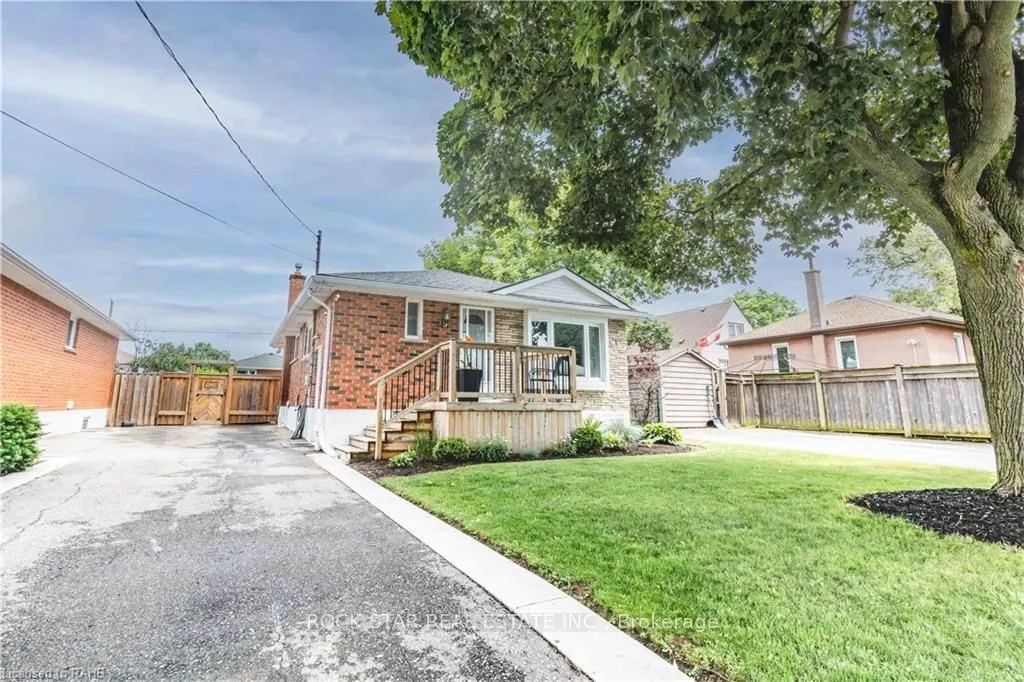 9 Viceroy Court, #LOWER