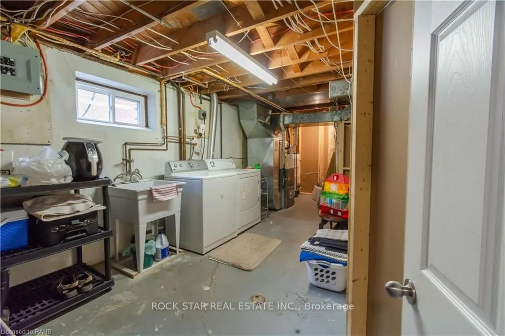 9 Viceroy Court, #LOWER
