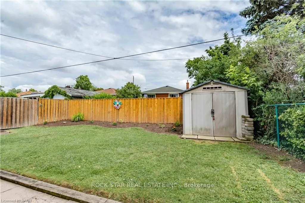 9 Viceroy Court, #LOWER
