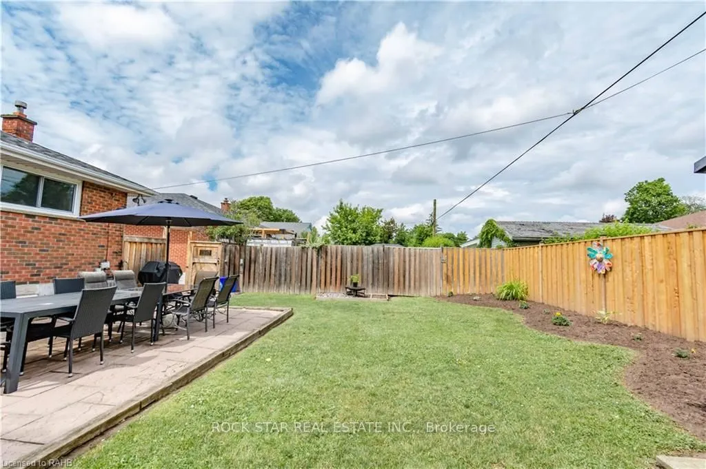 9 Viceroy Court, #LOWER