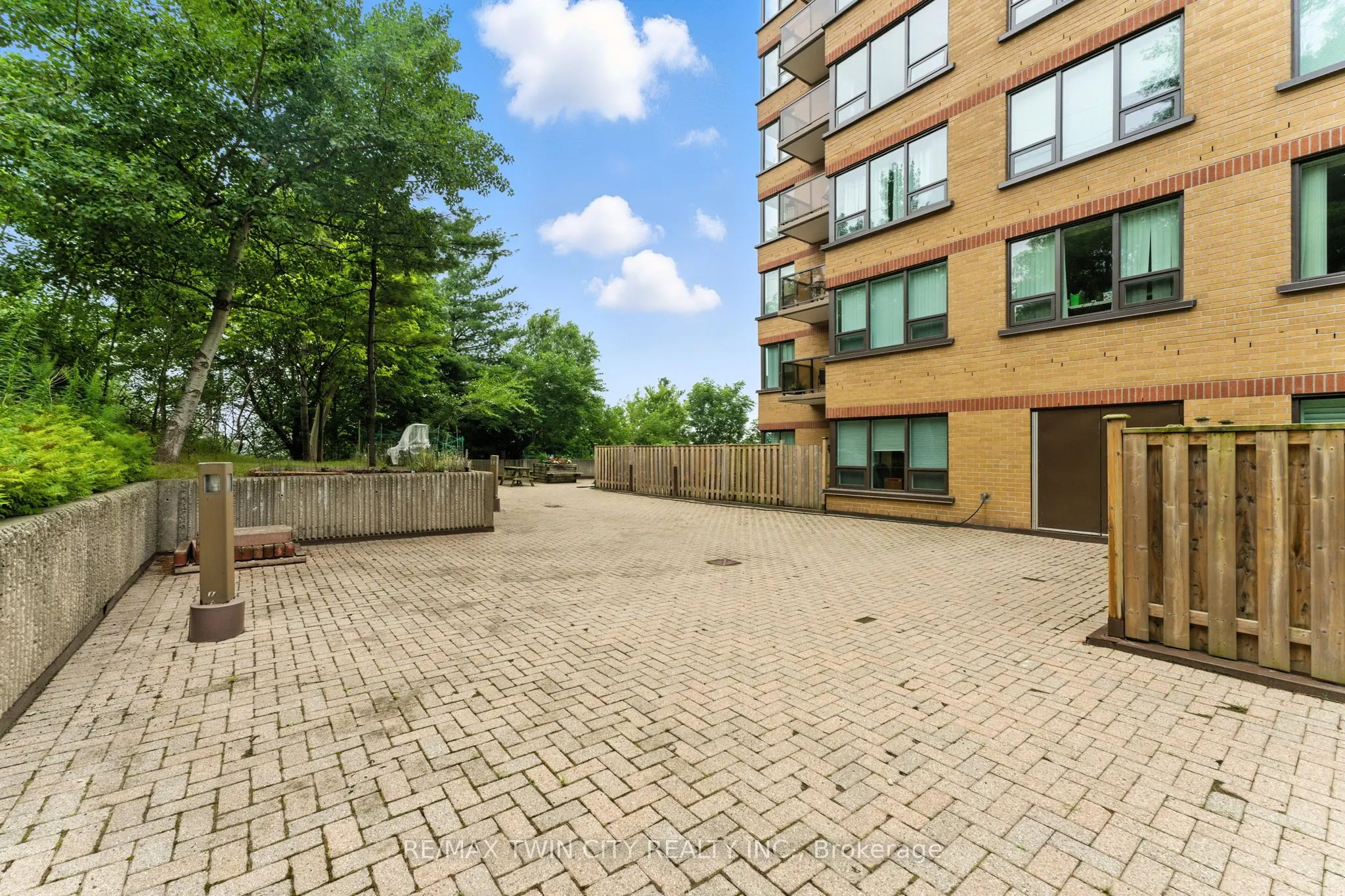 237 King Street W, #1104