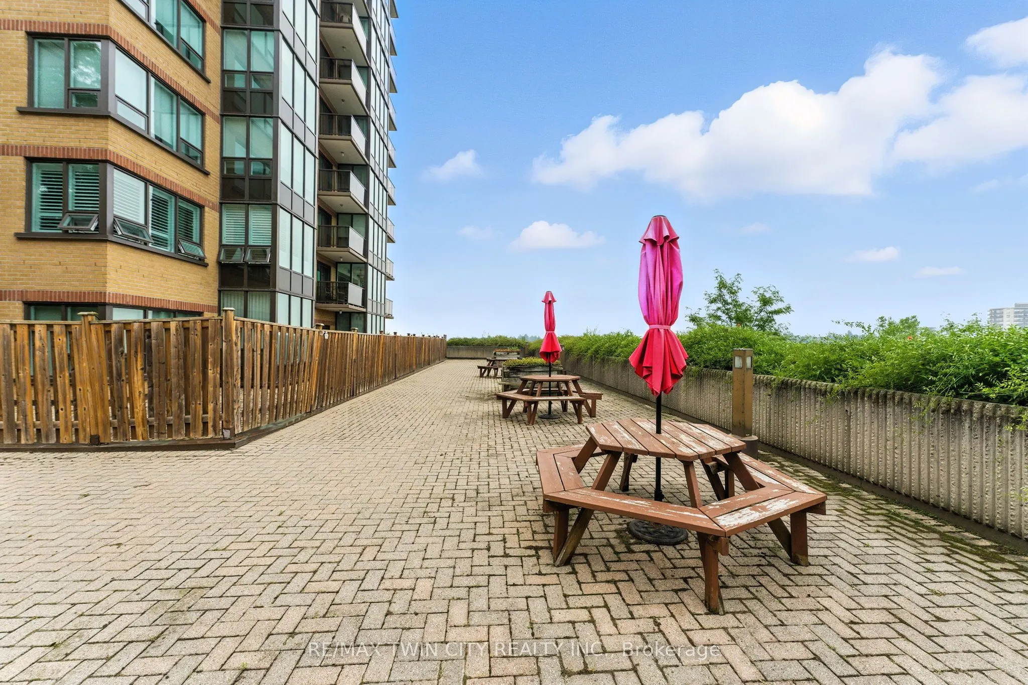 237 King Street W, #1104
