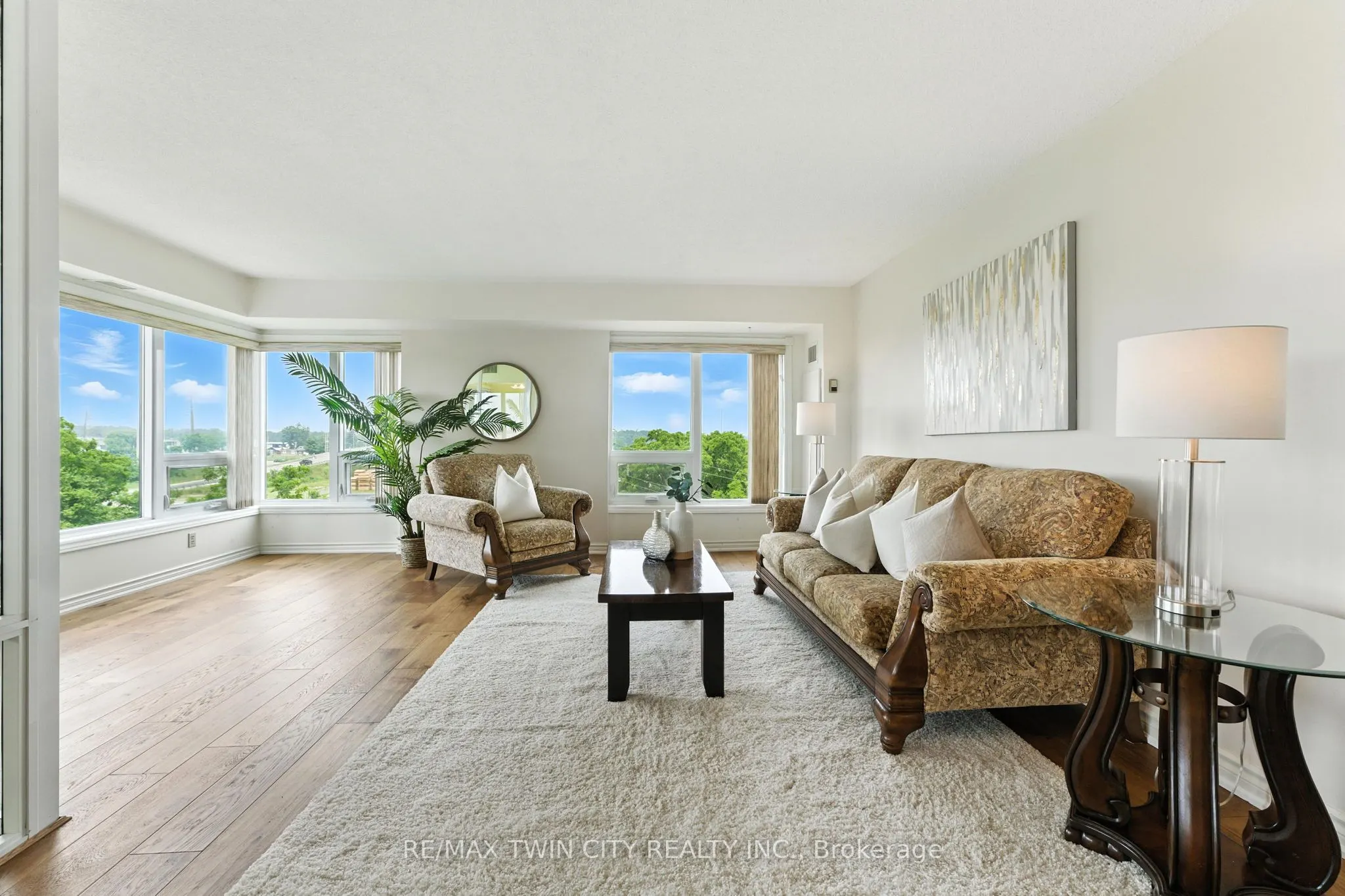 237 King Street W, #1104
