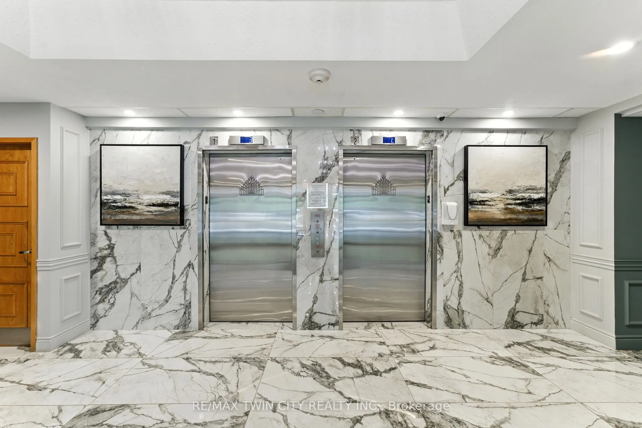 237 King Street W, #1104