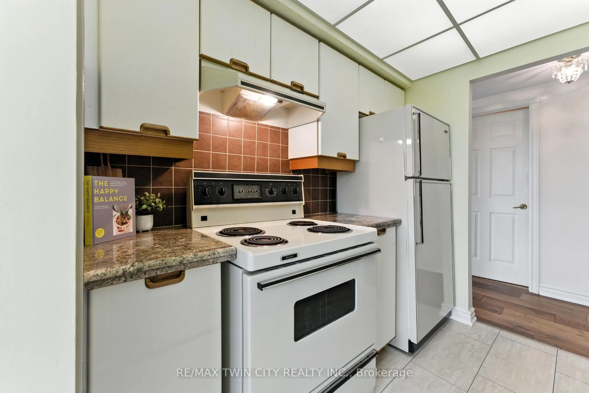 237 King Street W, #1104