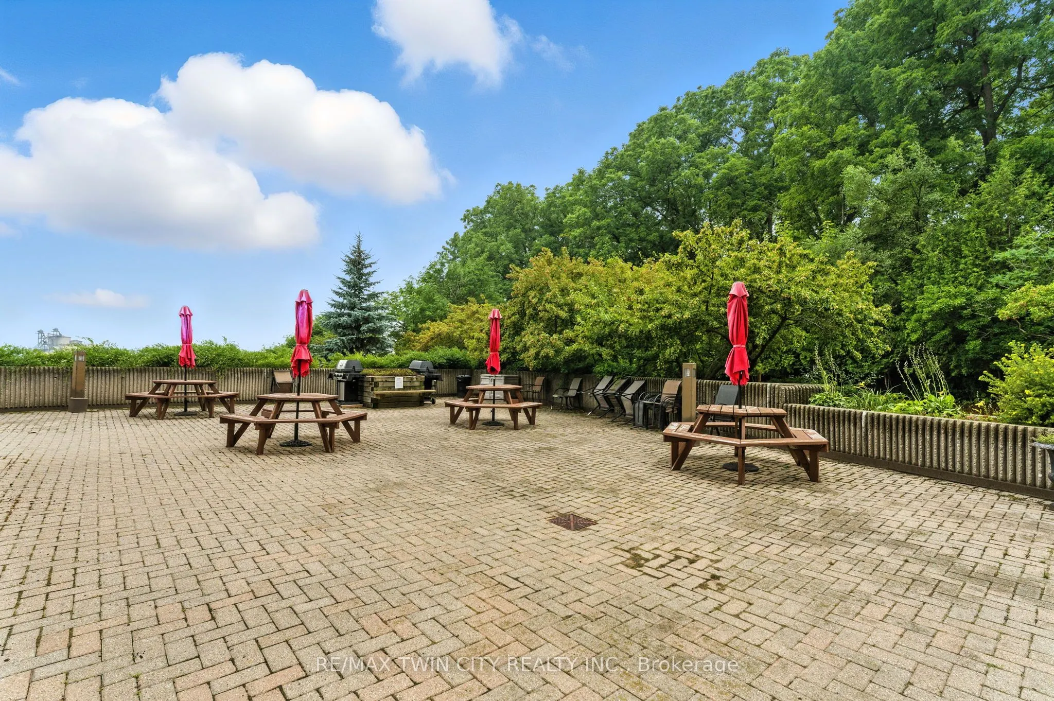 237 King Street W, #1104