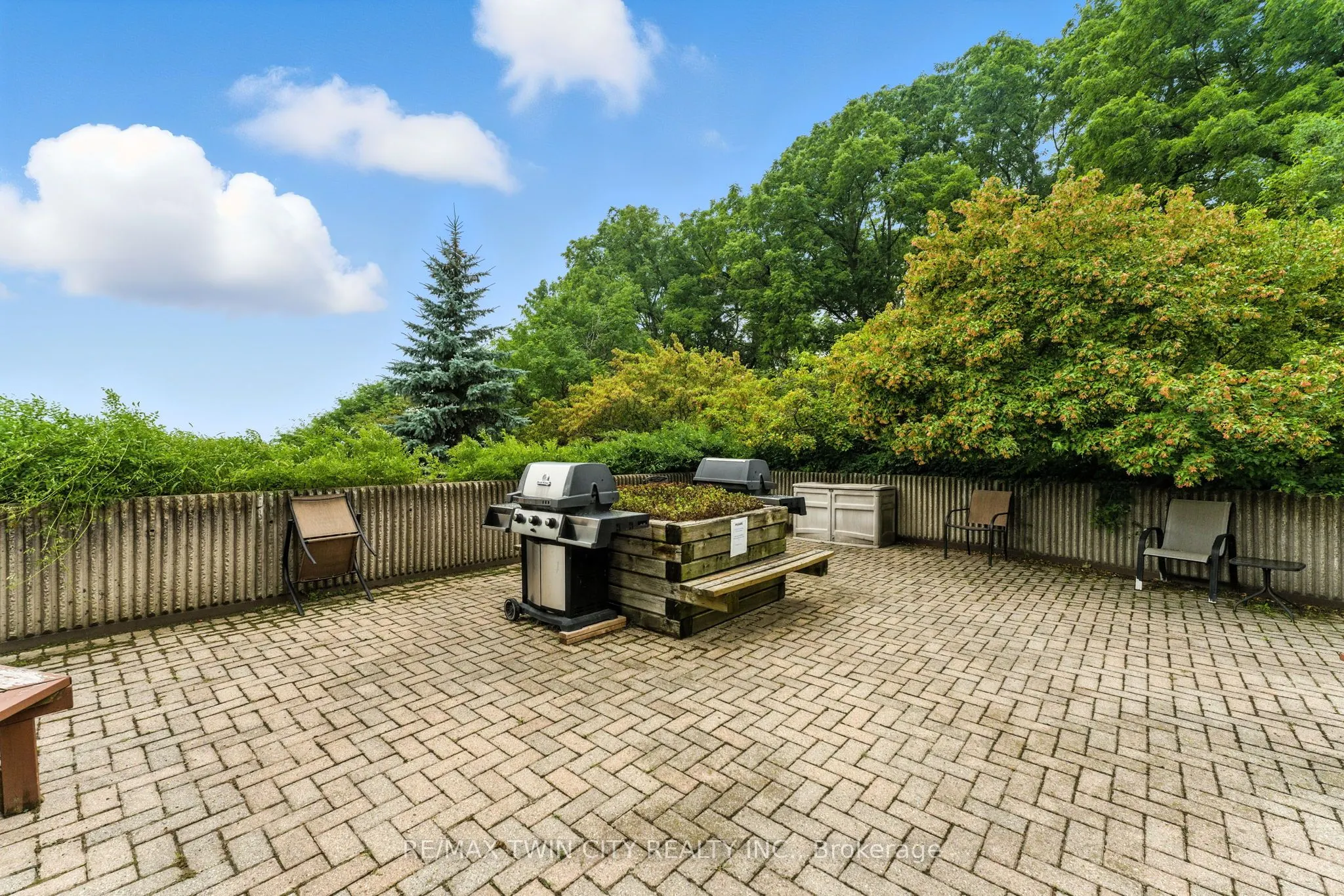 237 King Street W, #1104