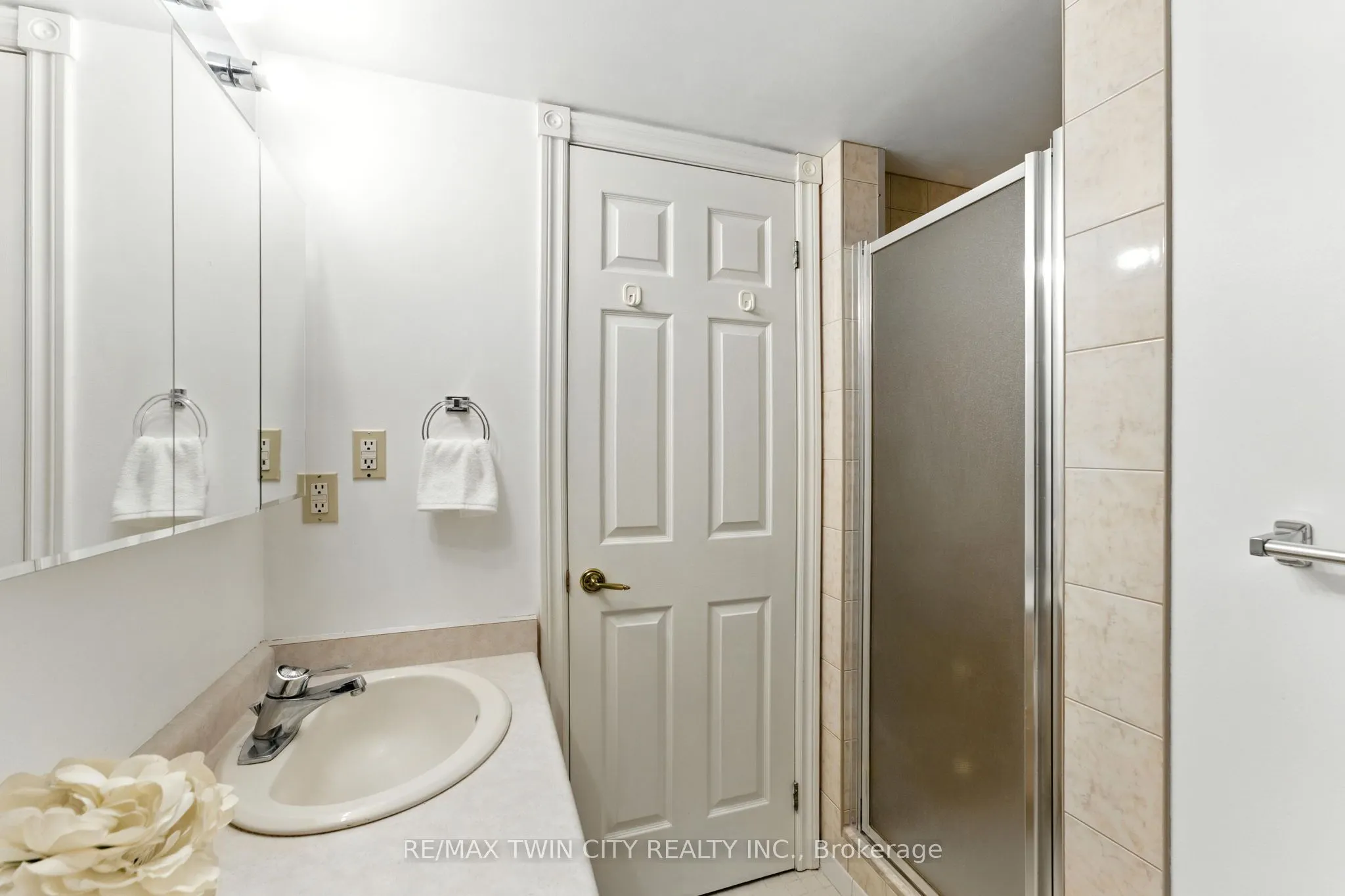 237 King Street W, #1104
