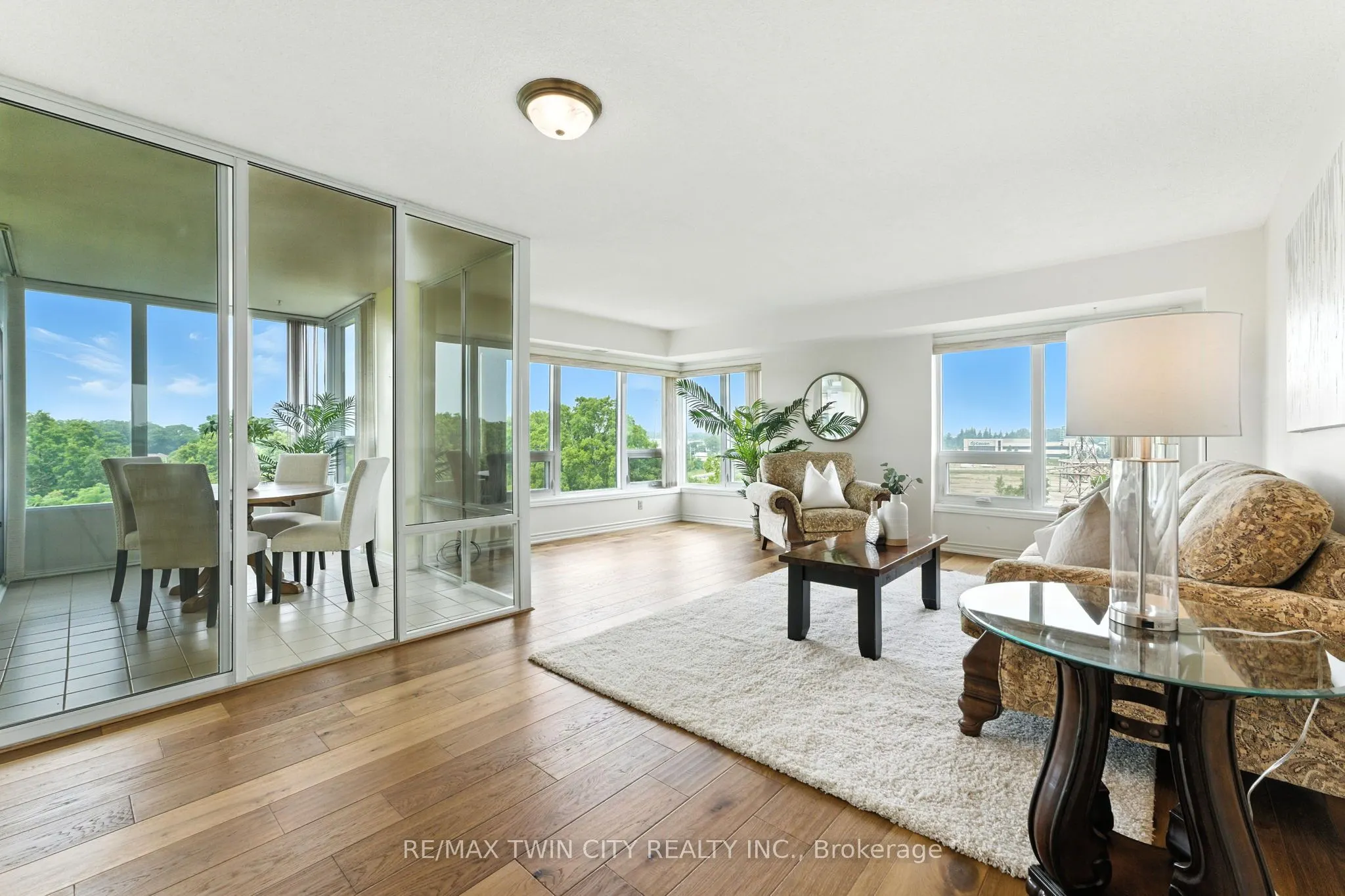 237 King Street W, #1104