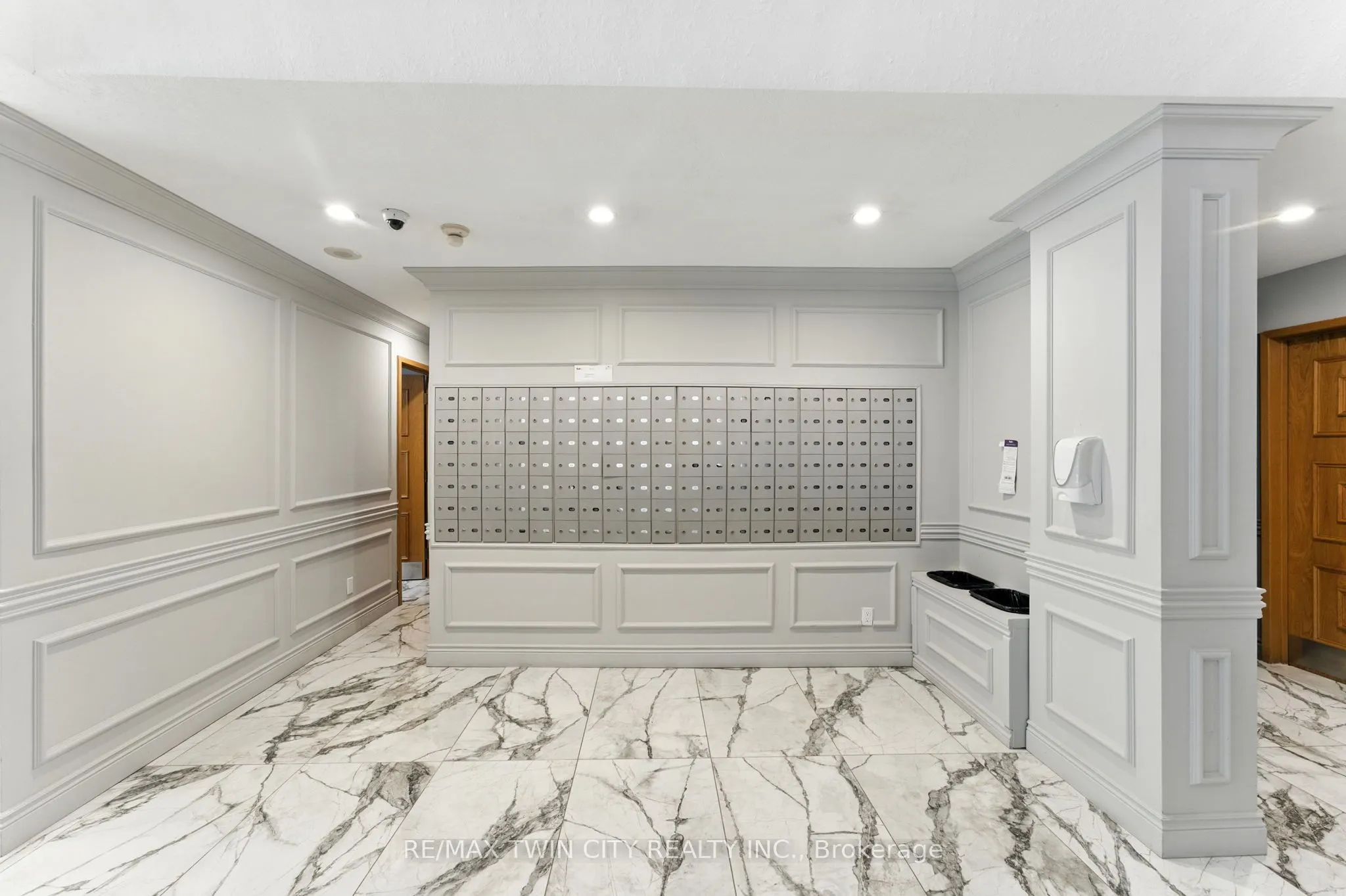 237 King Street W, #1104
