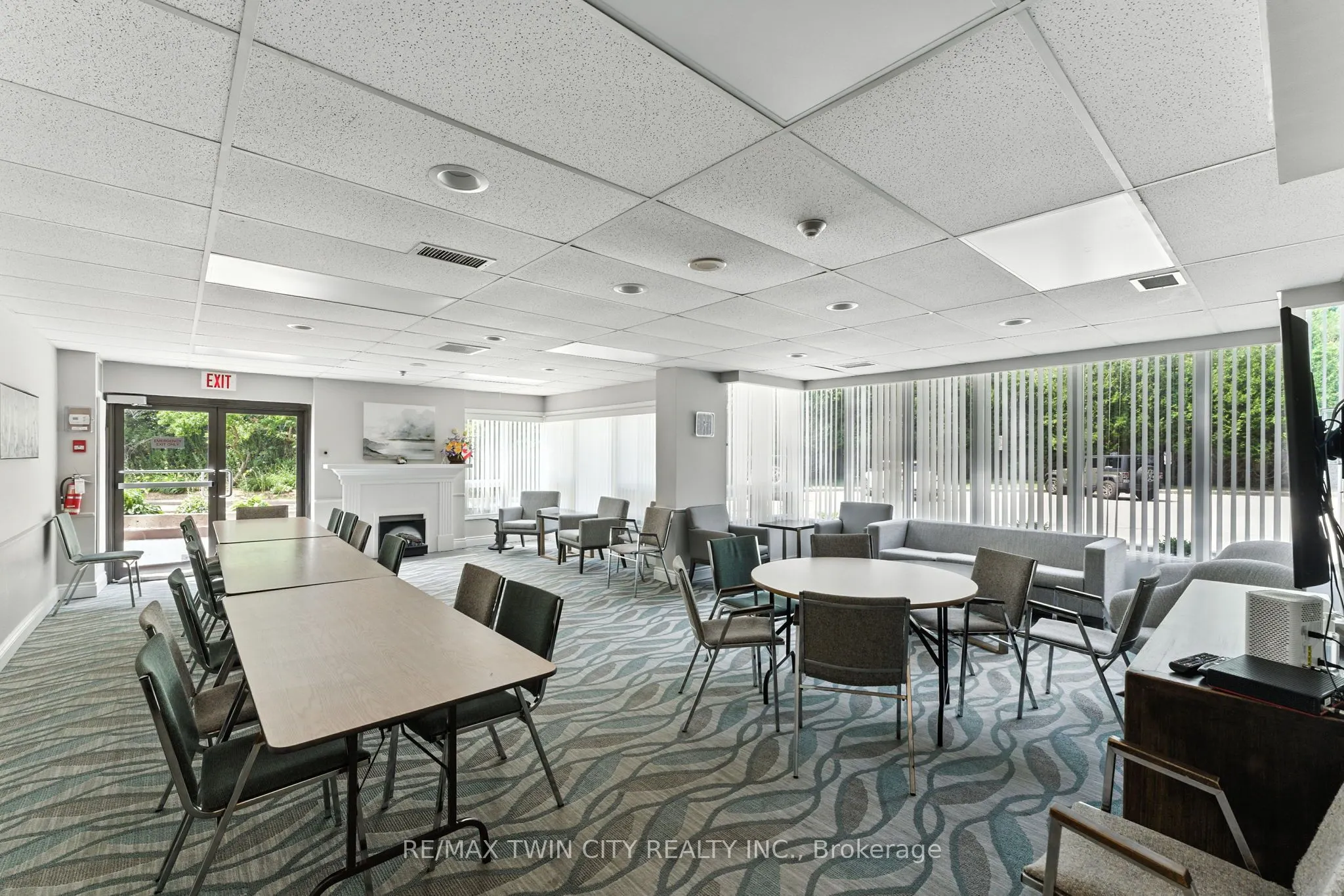 237 King Street W, #1104