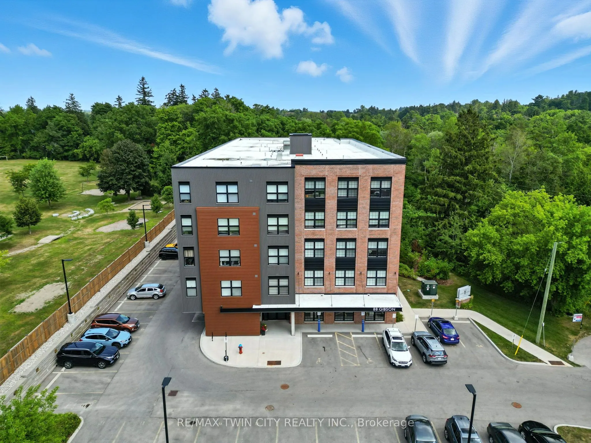 88 Gibson Street, #403