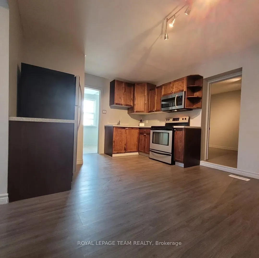 1008 ST. LAURENT Boulevard