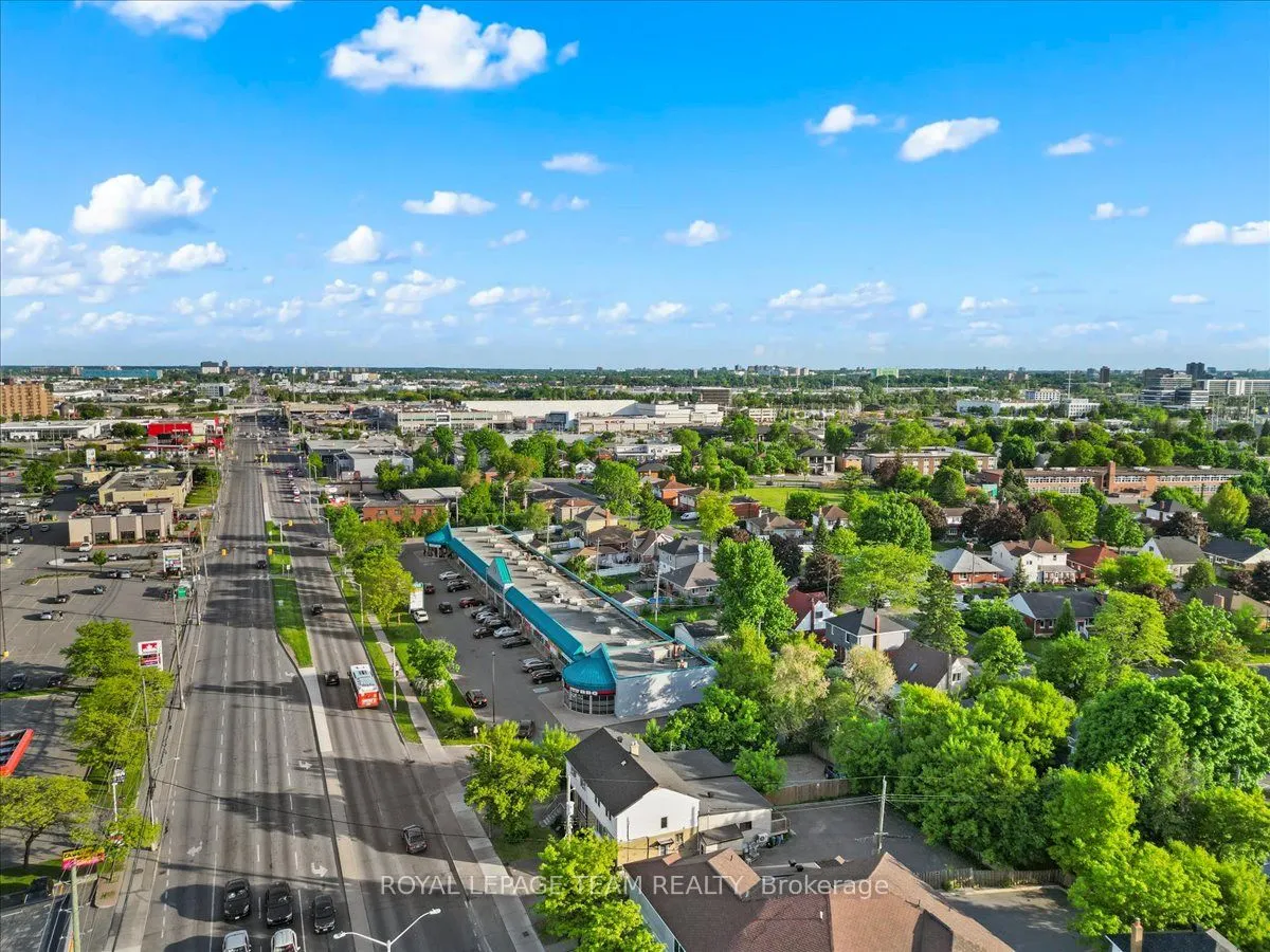 1008 ST. LAURENT Boulevard