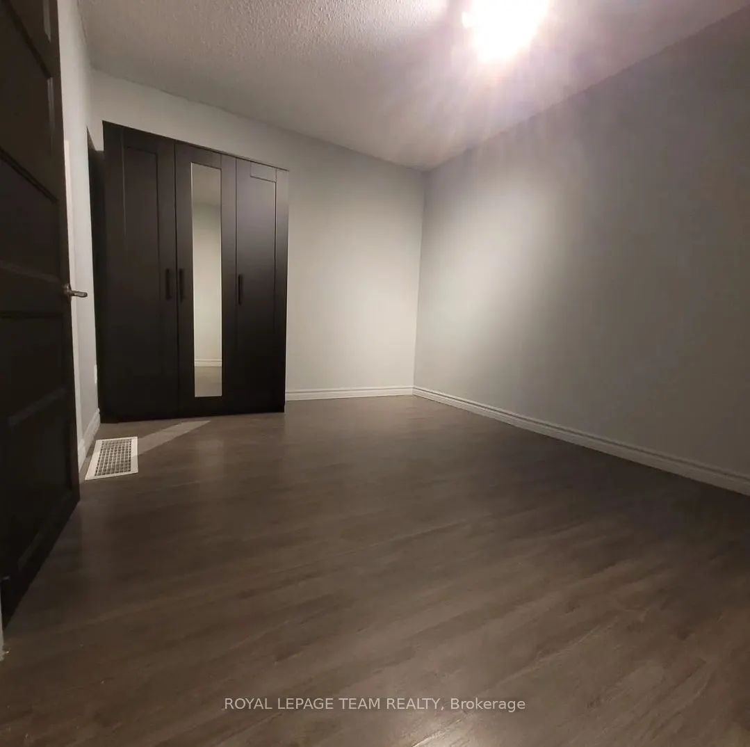 1008 ST. LAURENT Boulevard