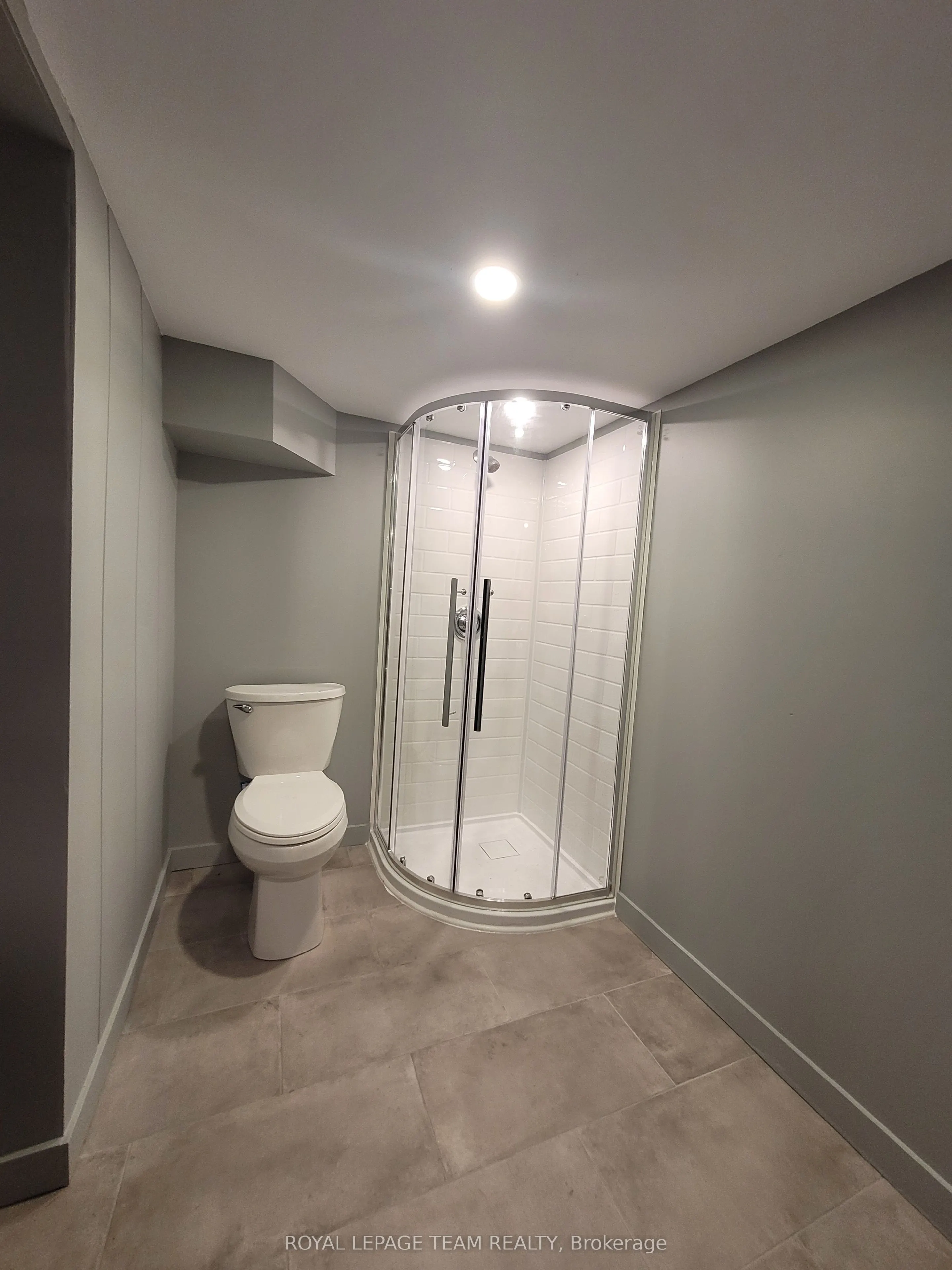 1008 ST. LAURENT Boulevard