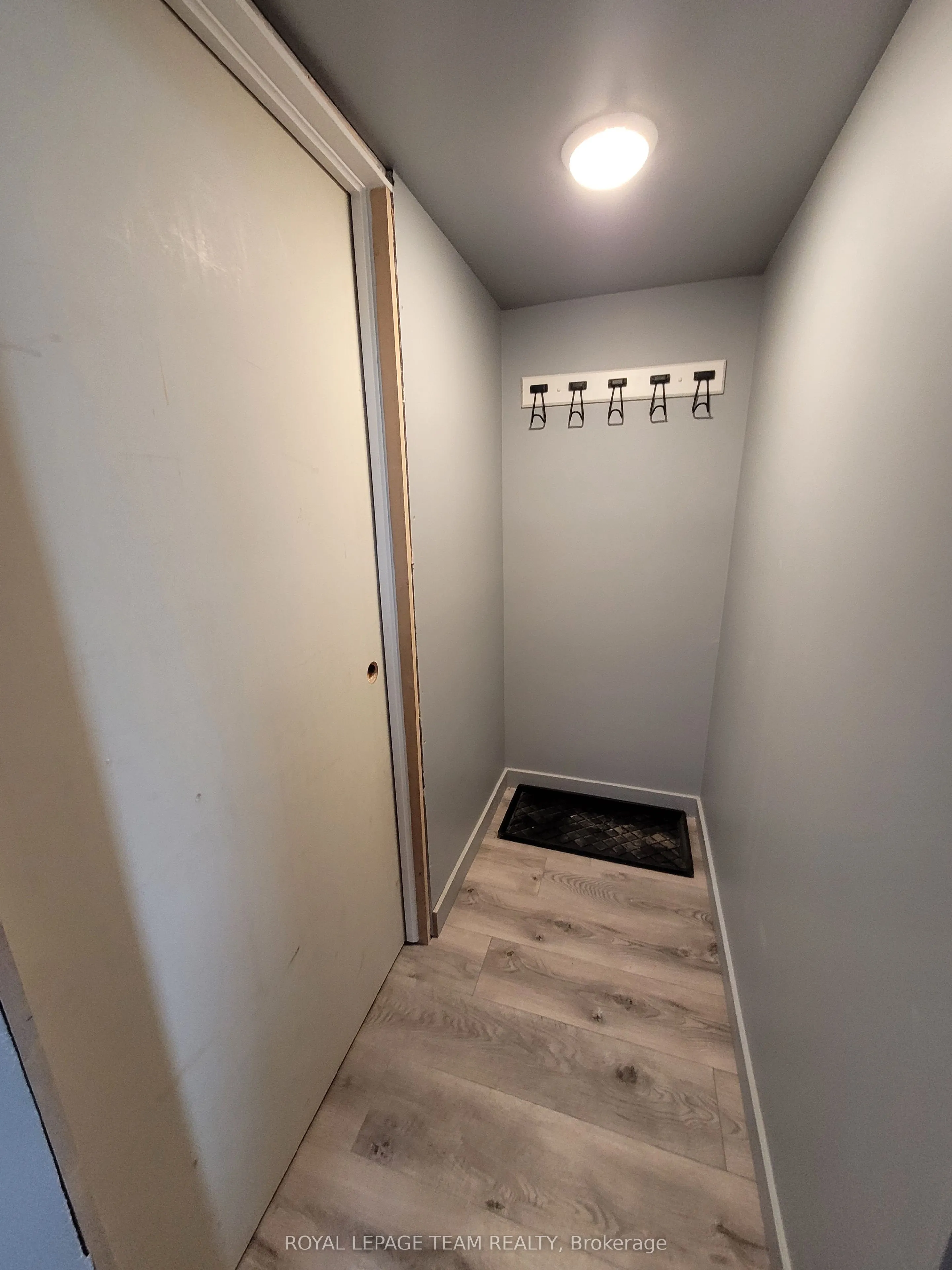 1008 ST. LAURENT Boulevard