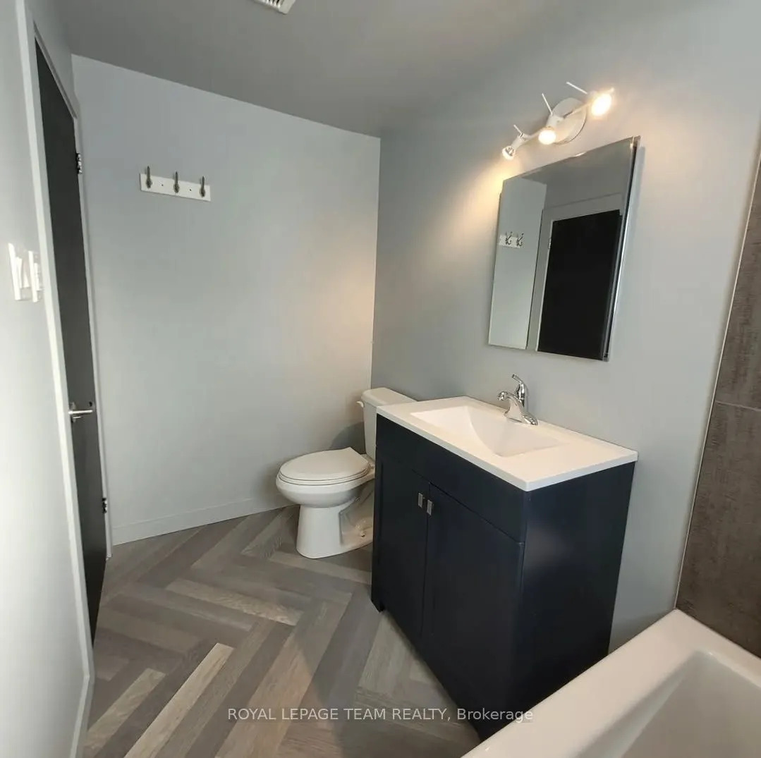 1008 ST. LAURENT Boulevard