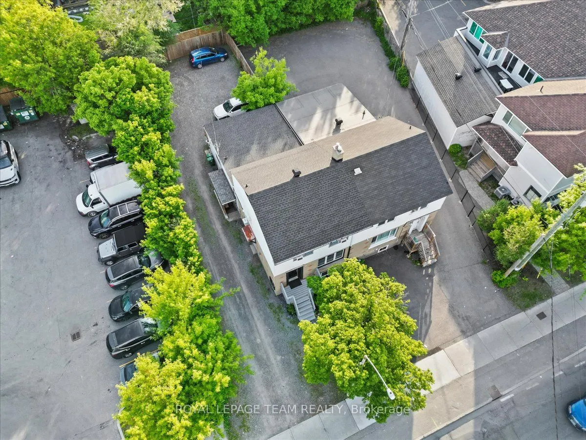 1008 ST. LAURENT Boulevard