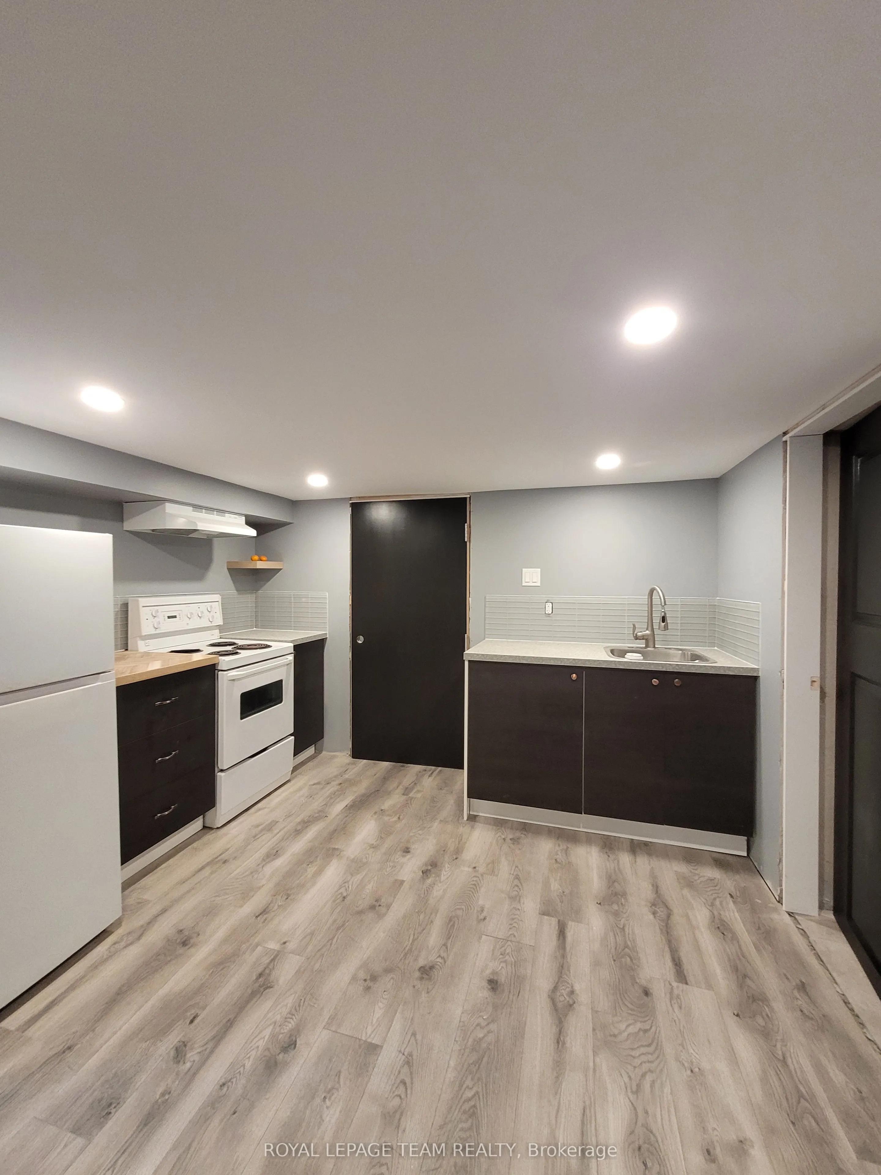 1008 ST. LAURENT Boulevard