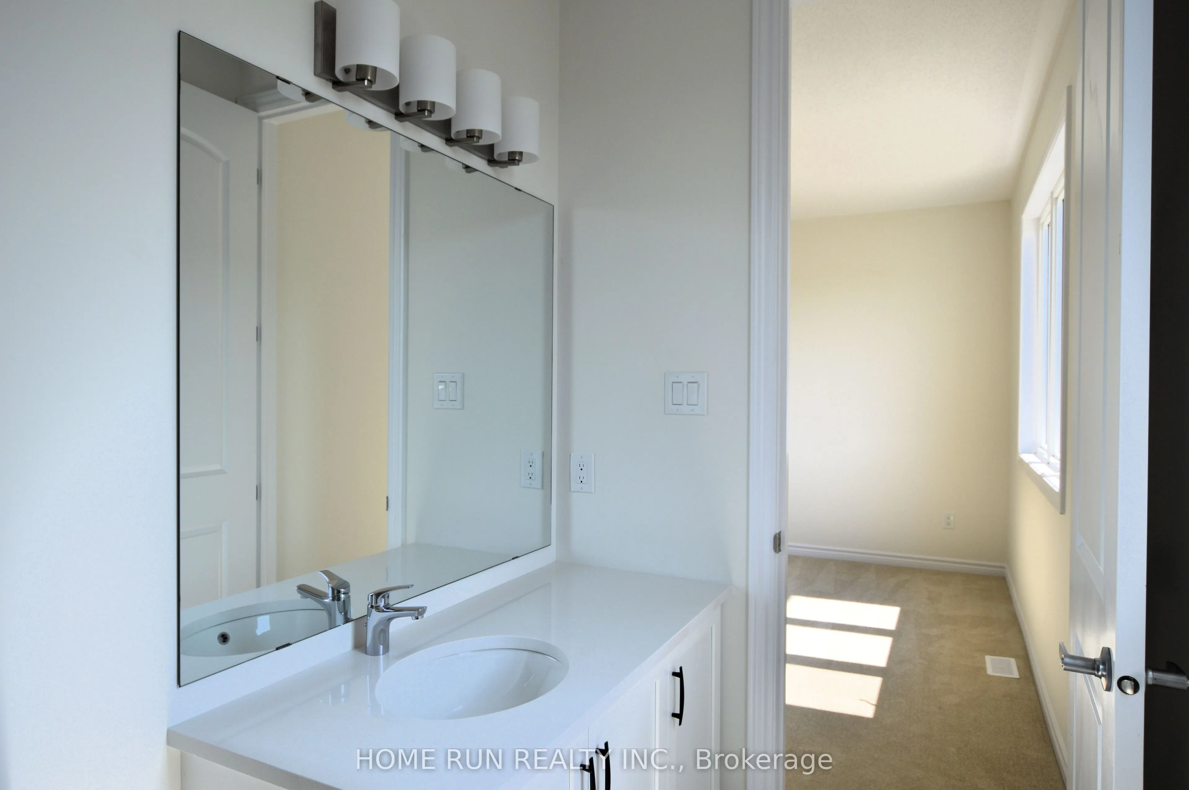 286 Turnbuckle Crescent