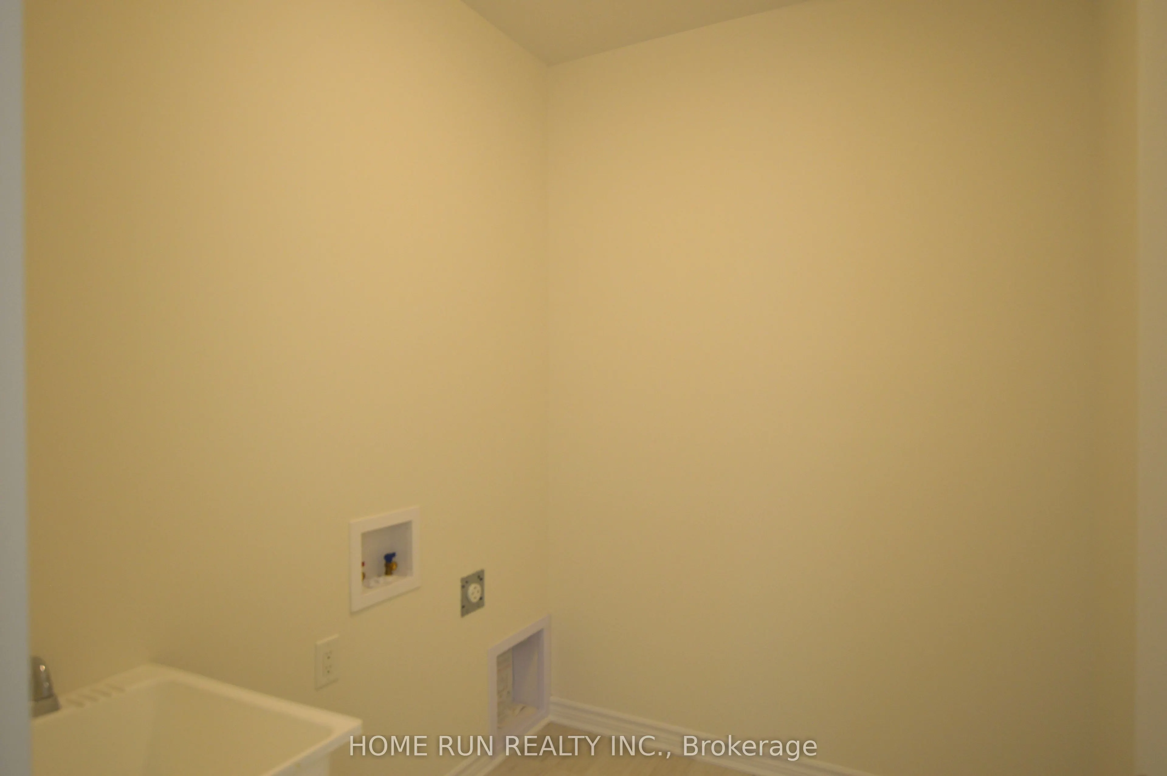 286 Turnbuckle Crescent