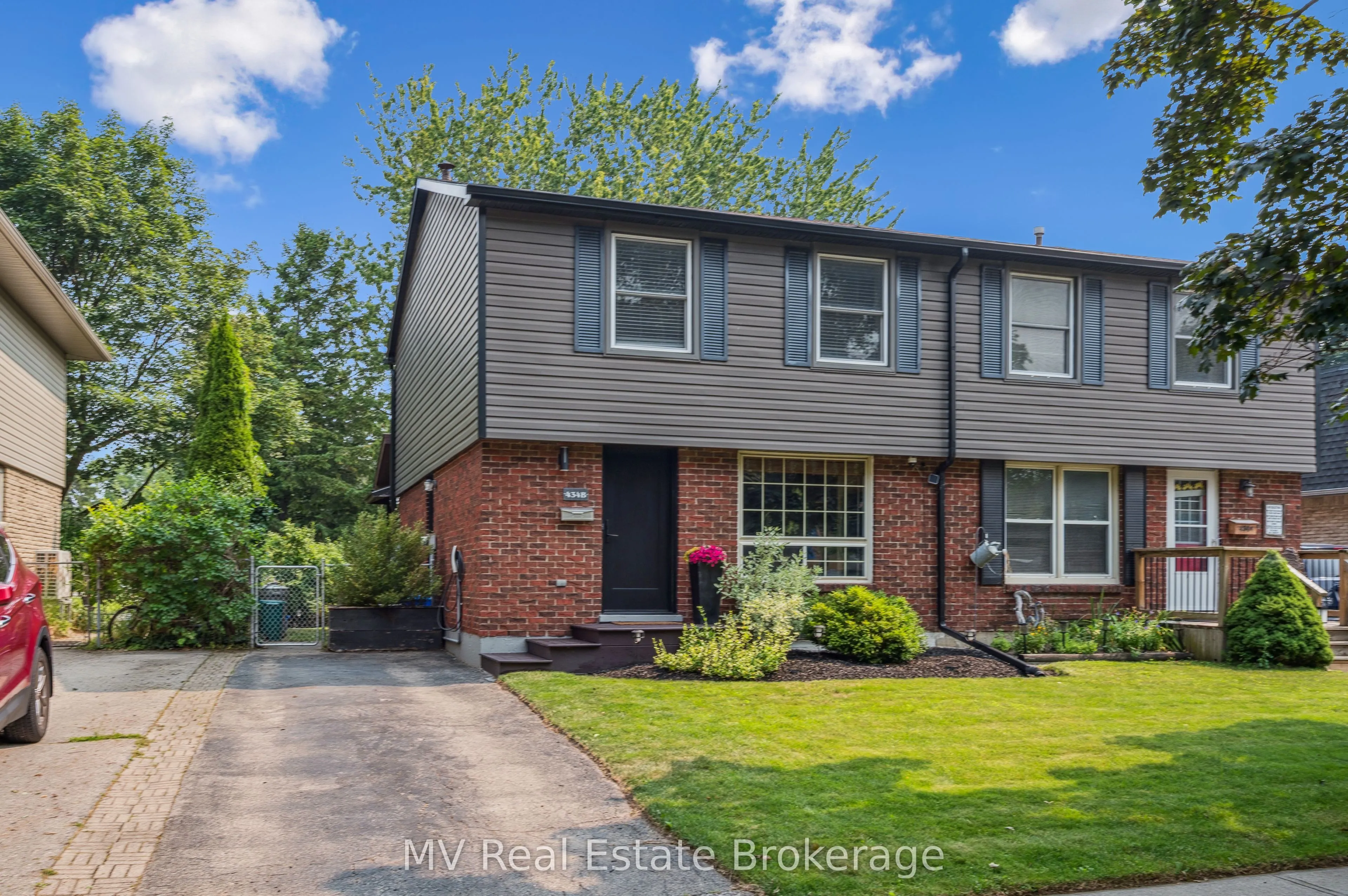 434B Dunvegan Drive