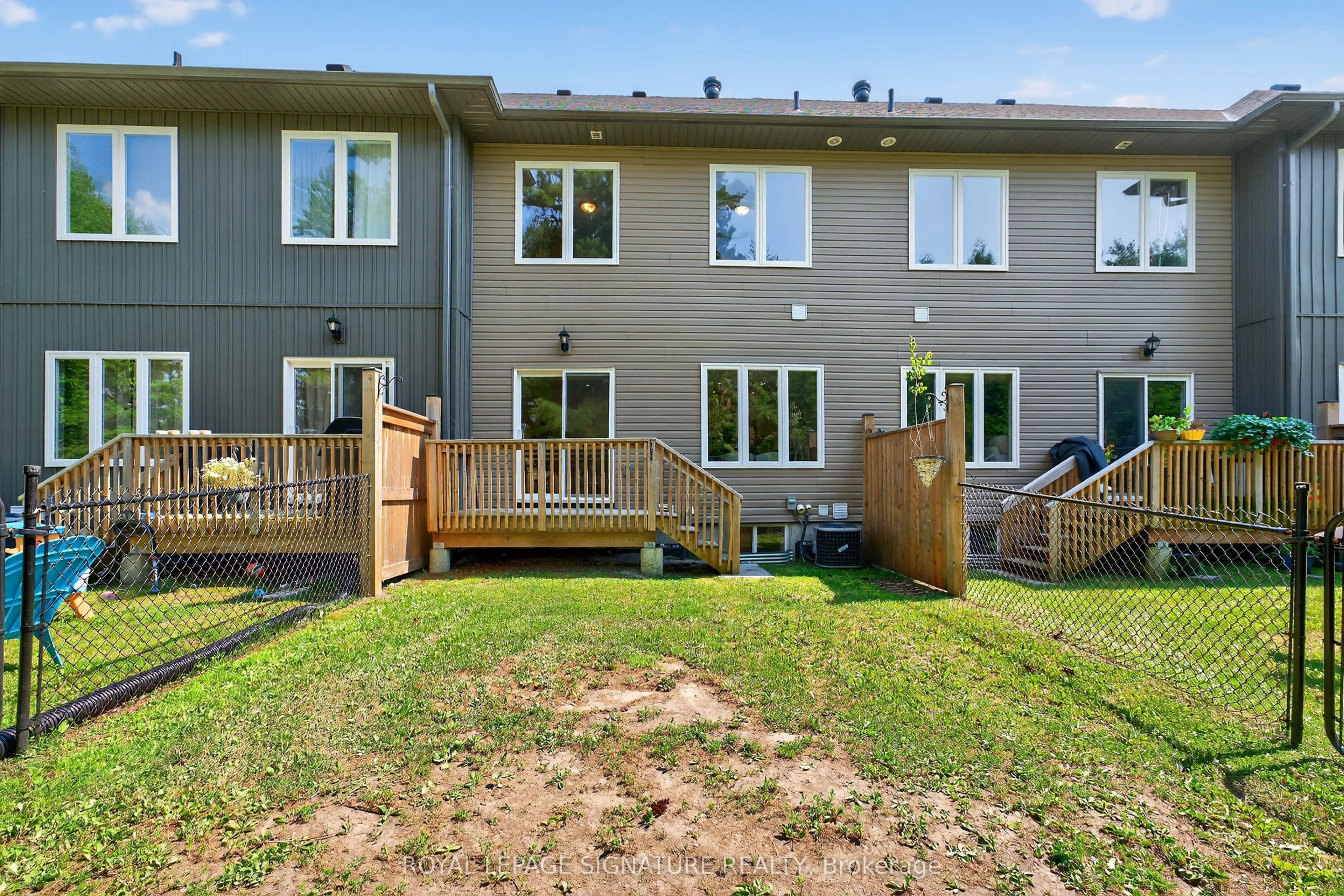 393 Manitoba Street, #4