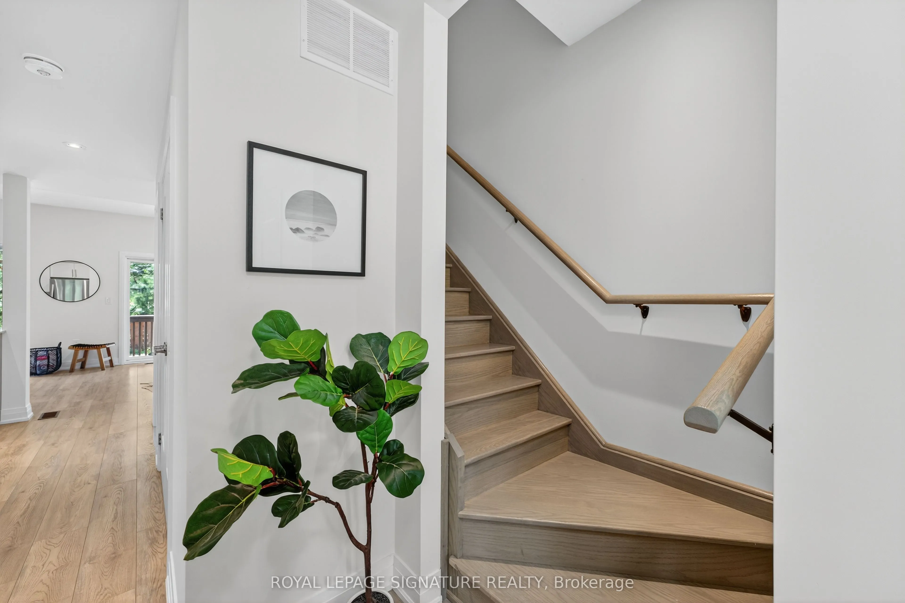 393 Manitoba Street, #4