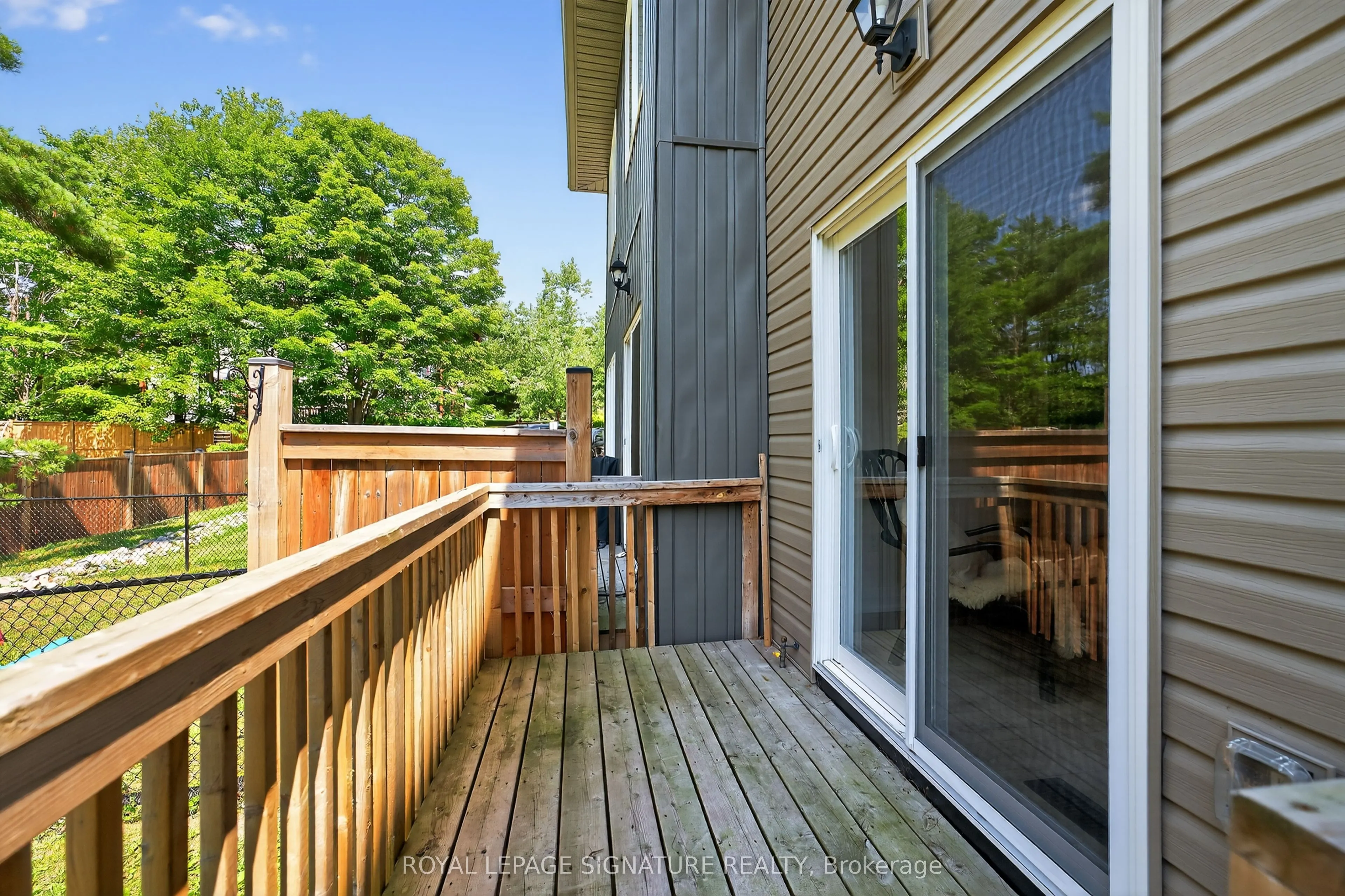 393 Manitoba Street, #4