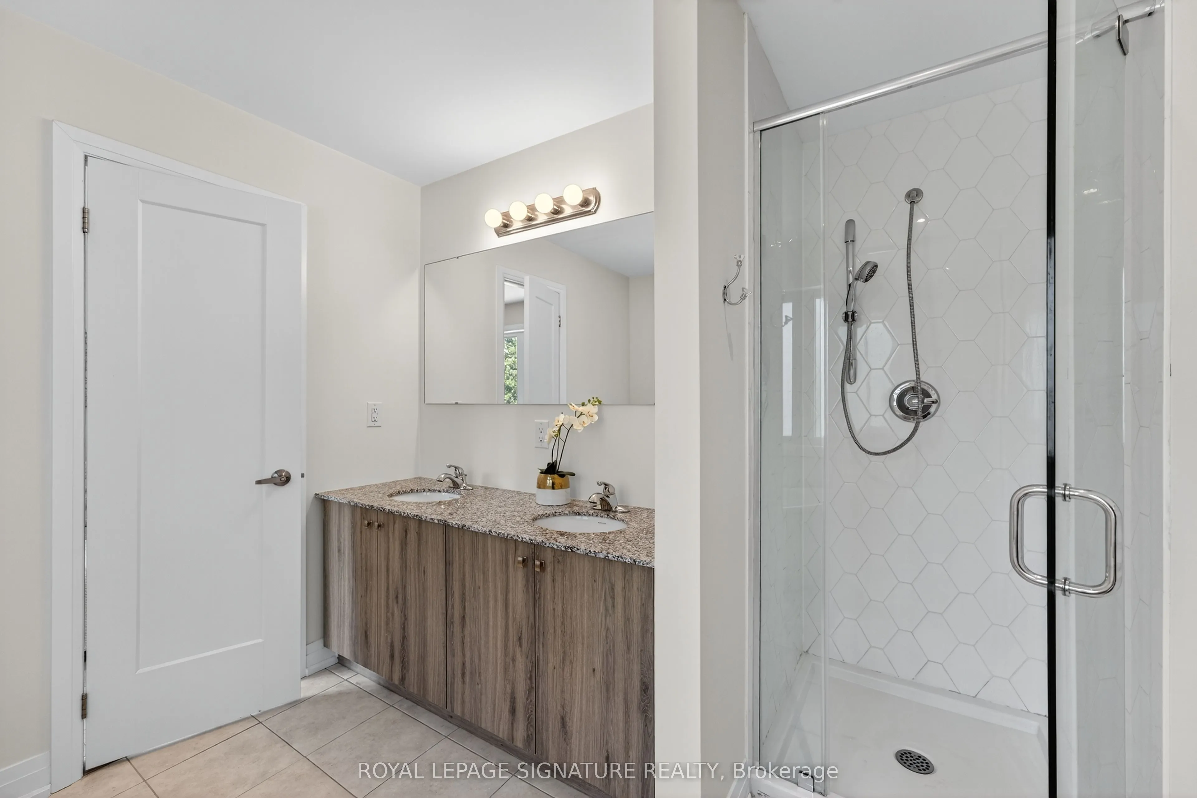 393 Manitoba Street, #4