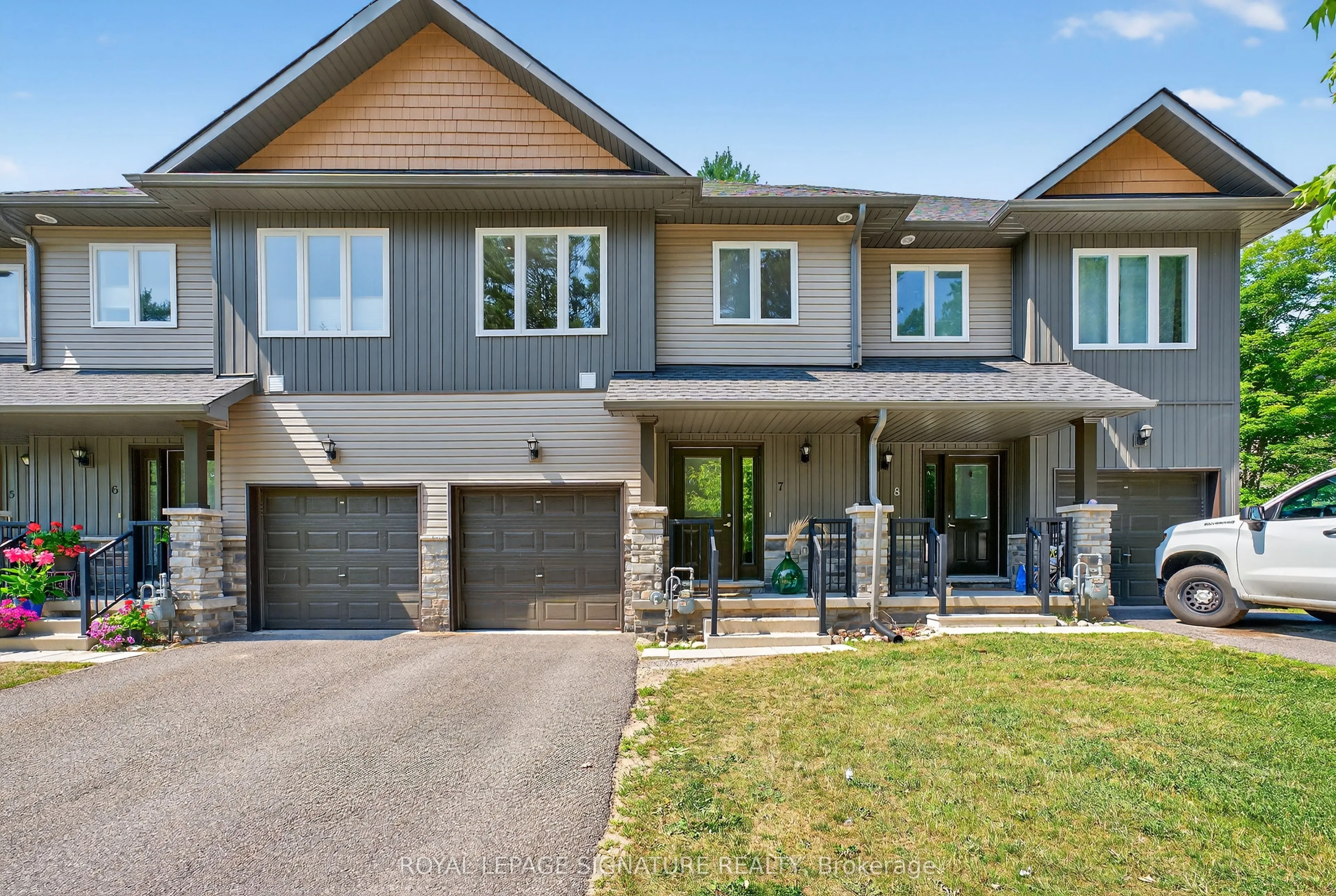 393 Manitoba Street, #4