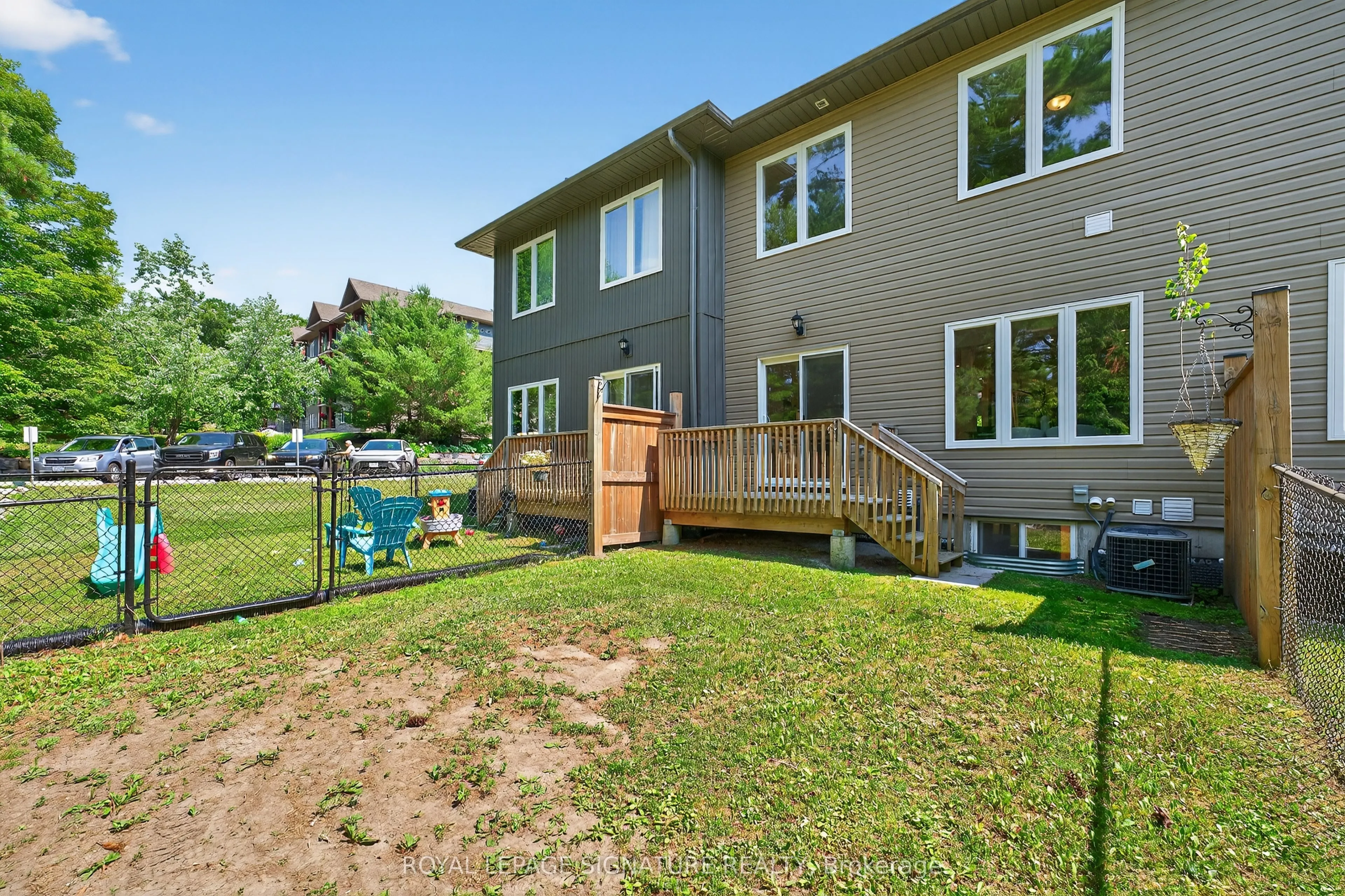 393 Manitoba Street, #4