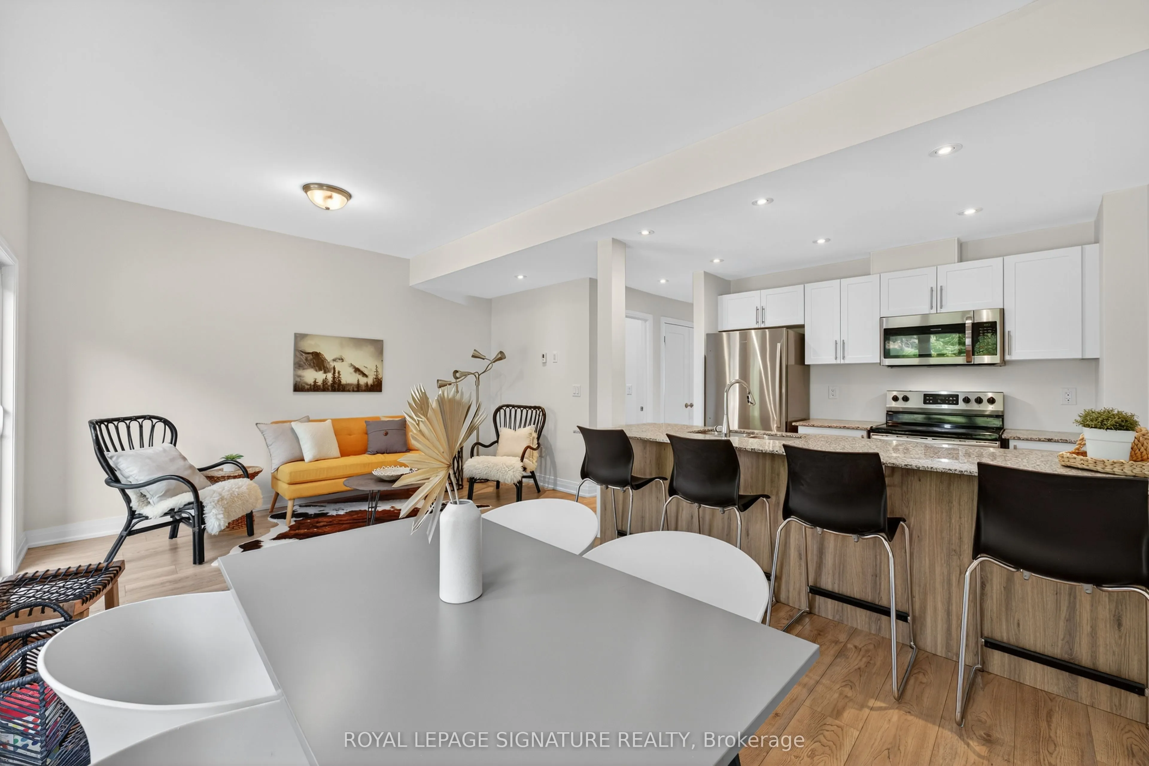 393 Manitoba Street, #4