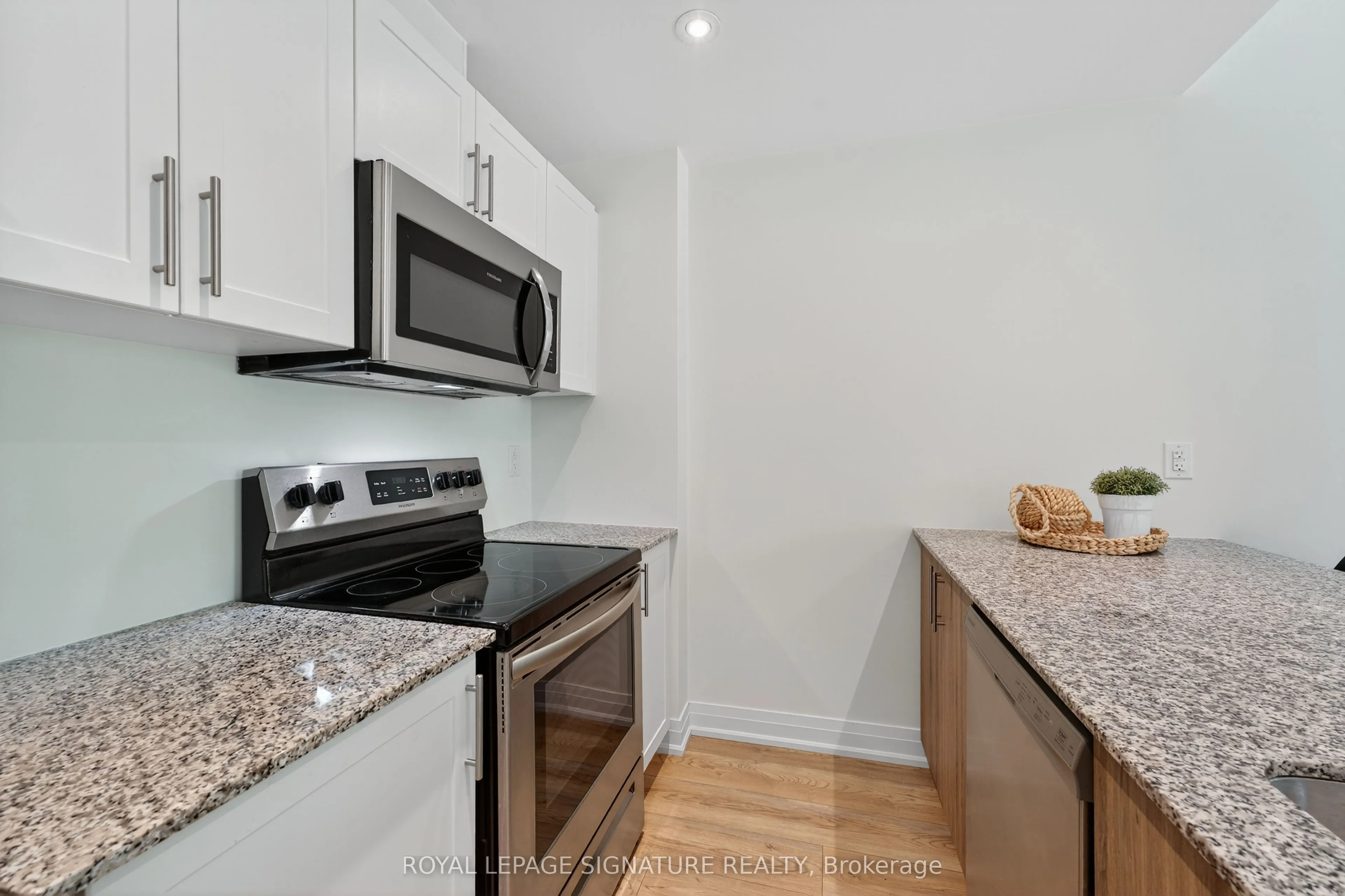 393 Manitoba Street, #4