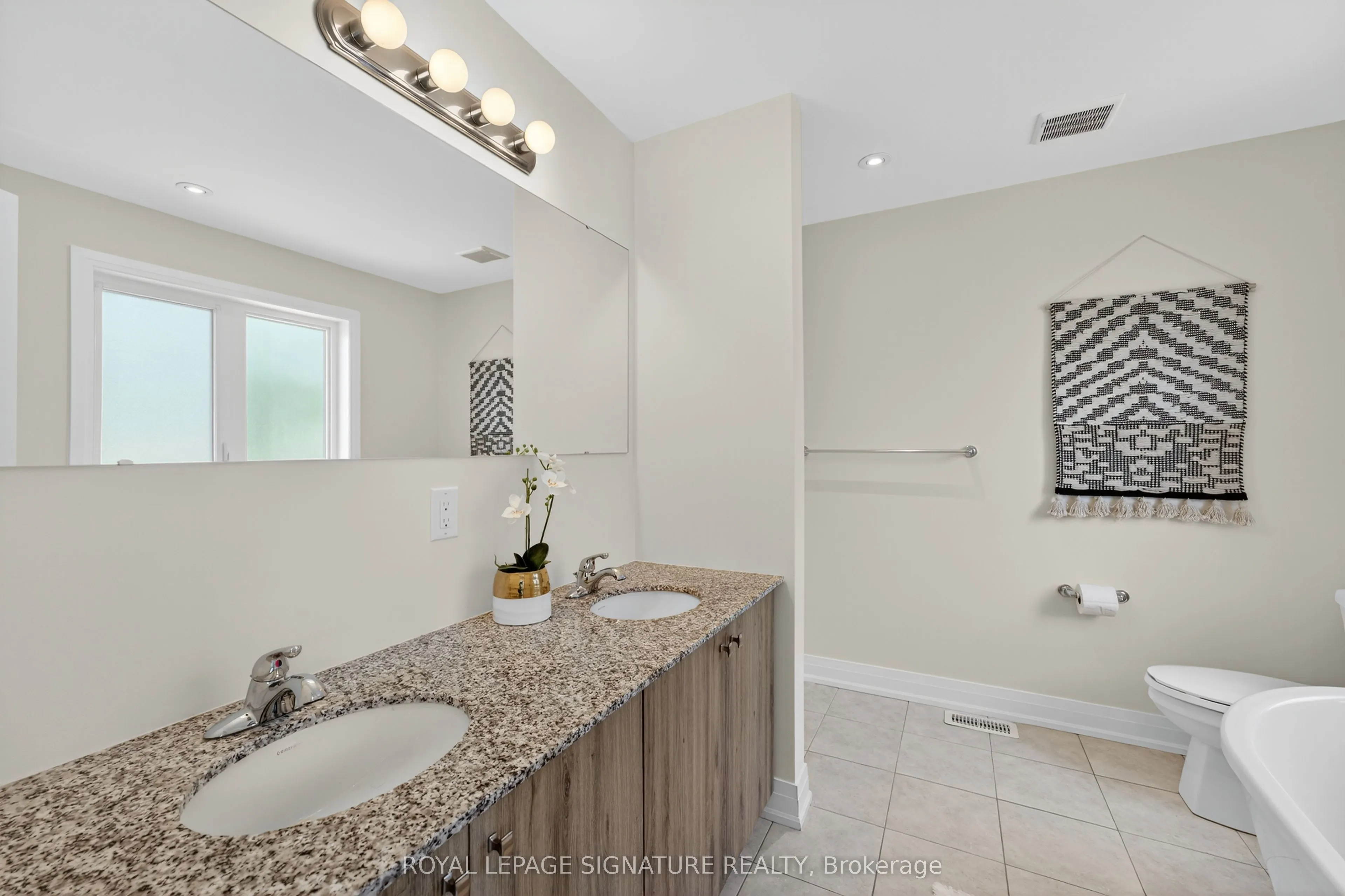 393 Manitoba Street, #4