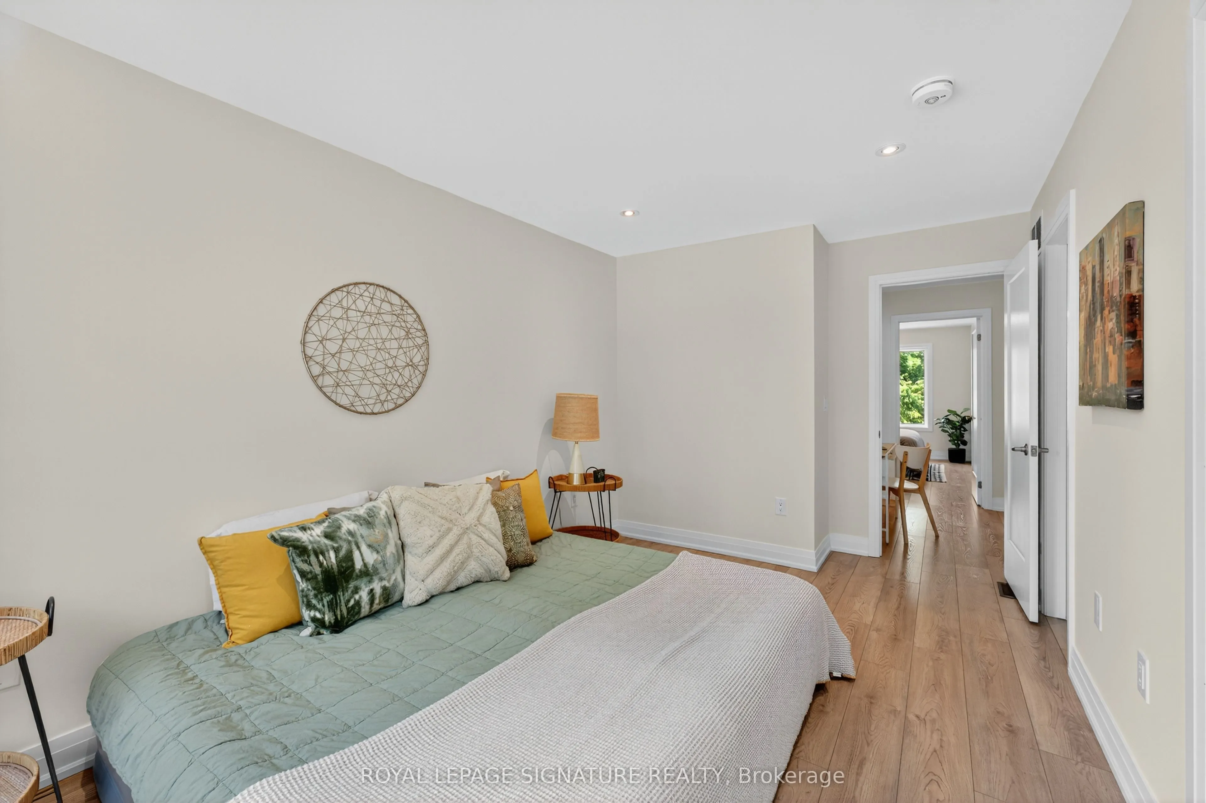 393 Manitoba Street, #4