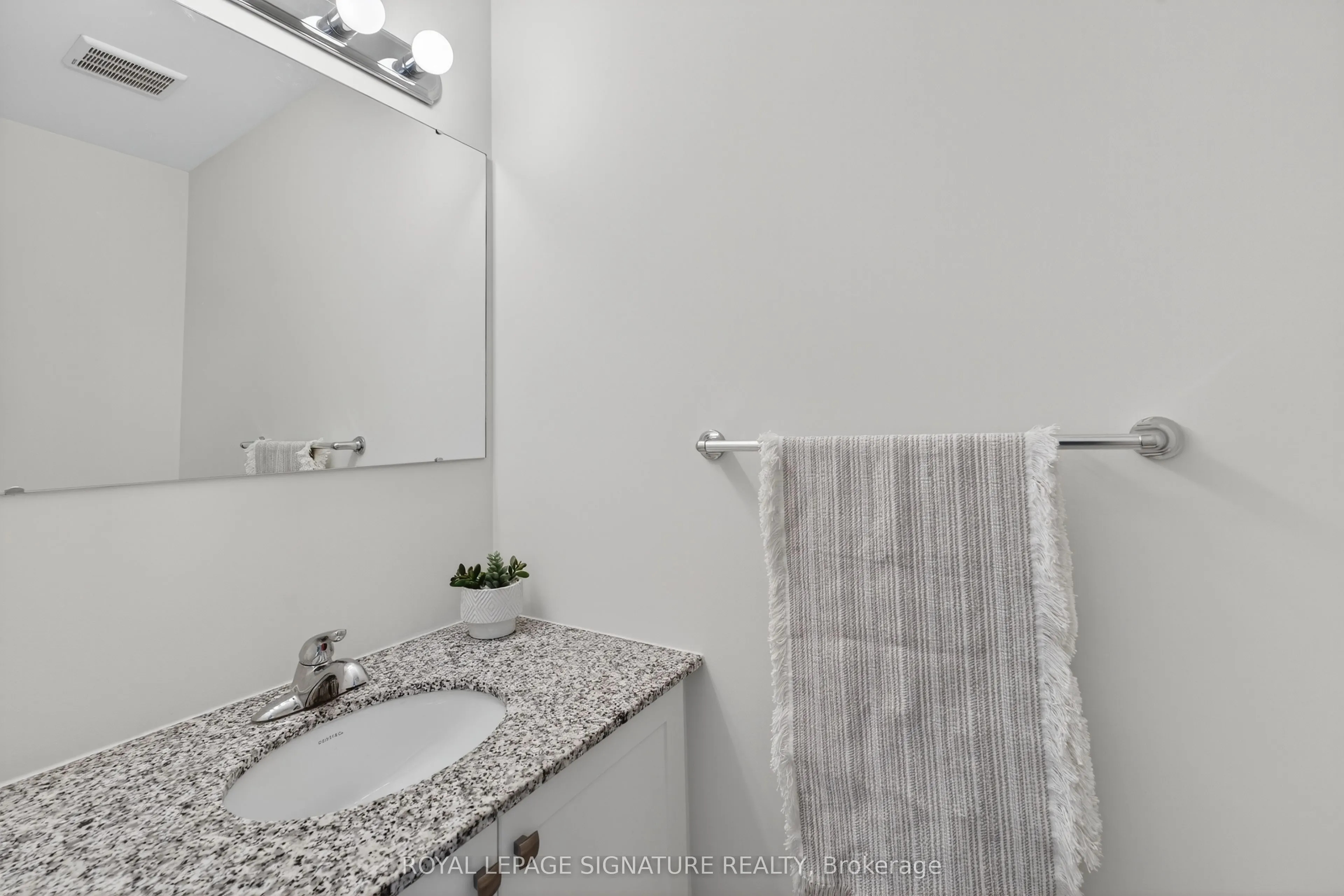 393 Manitoba Street, #4