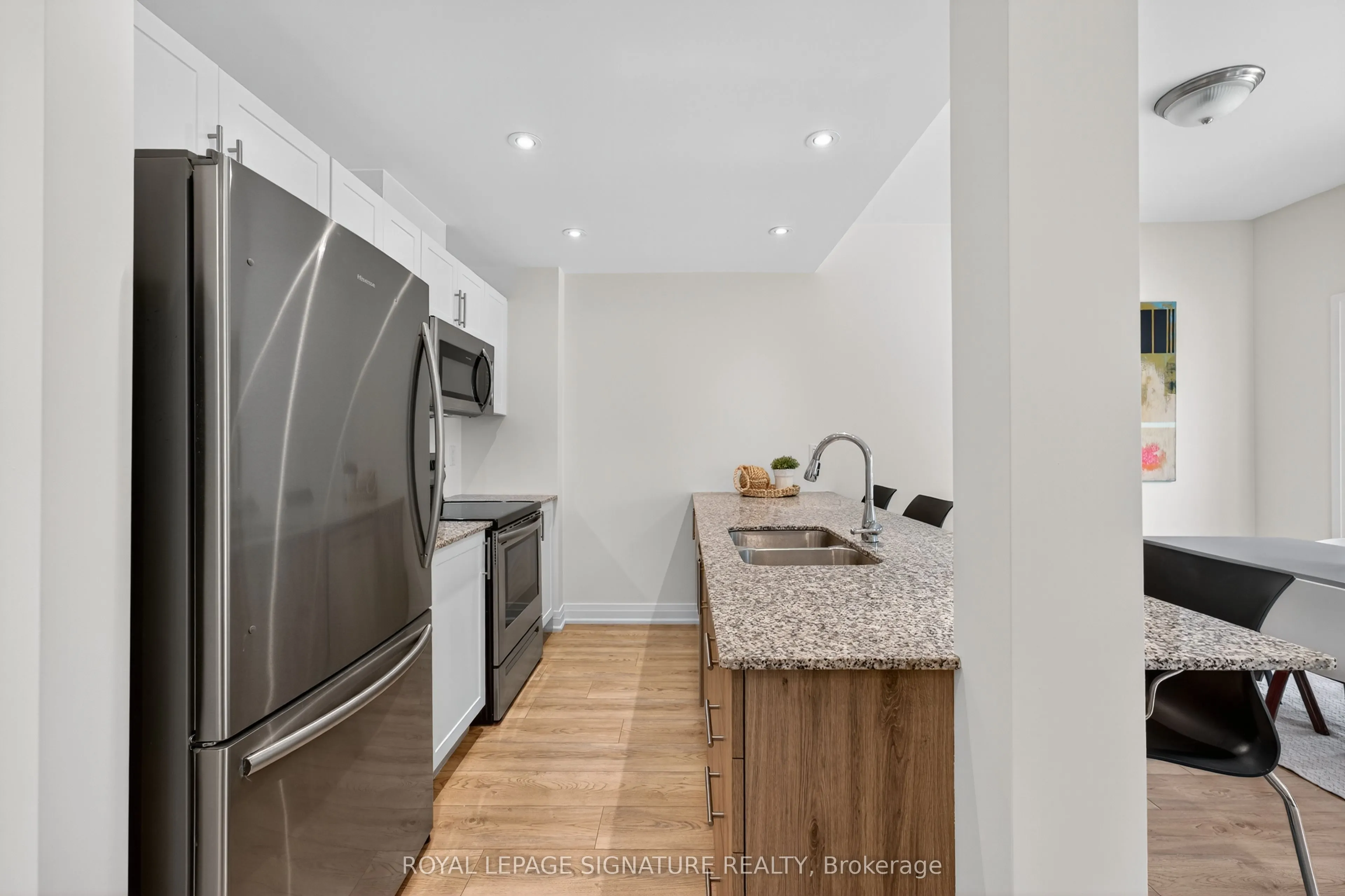 393 Manitoba Street, #4