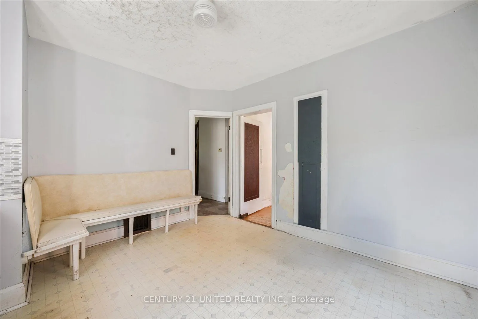 280 Mark Street
