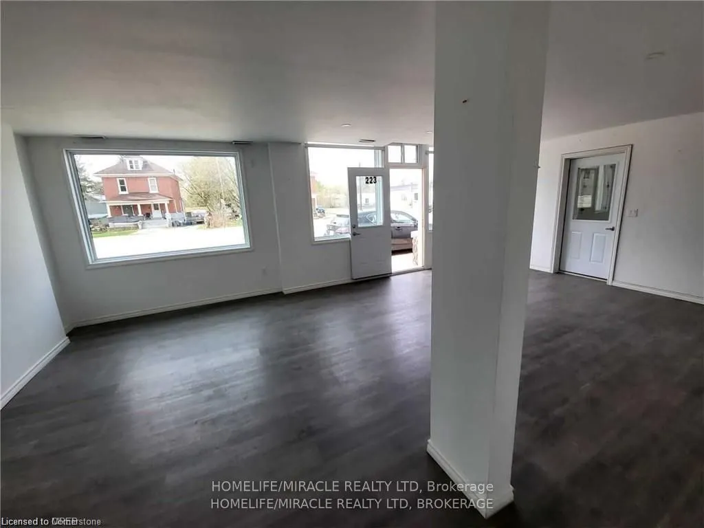 223 Garafraxa St S