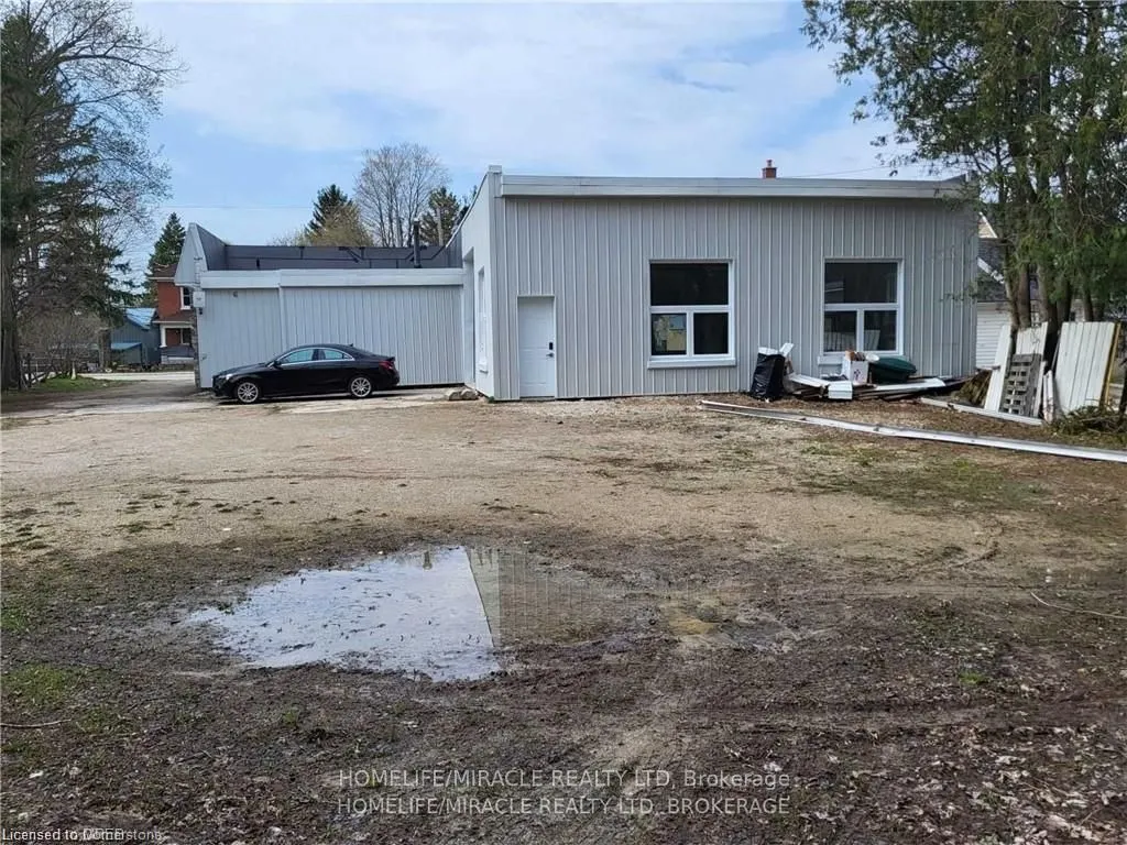 223 Garafraxa St S