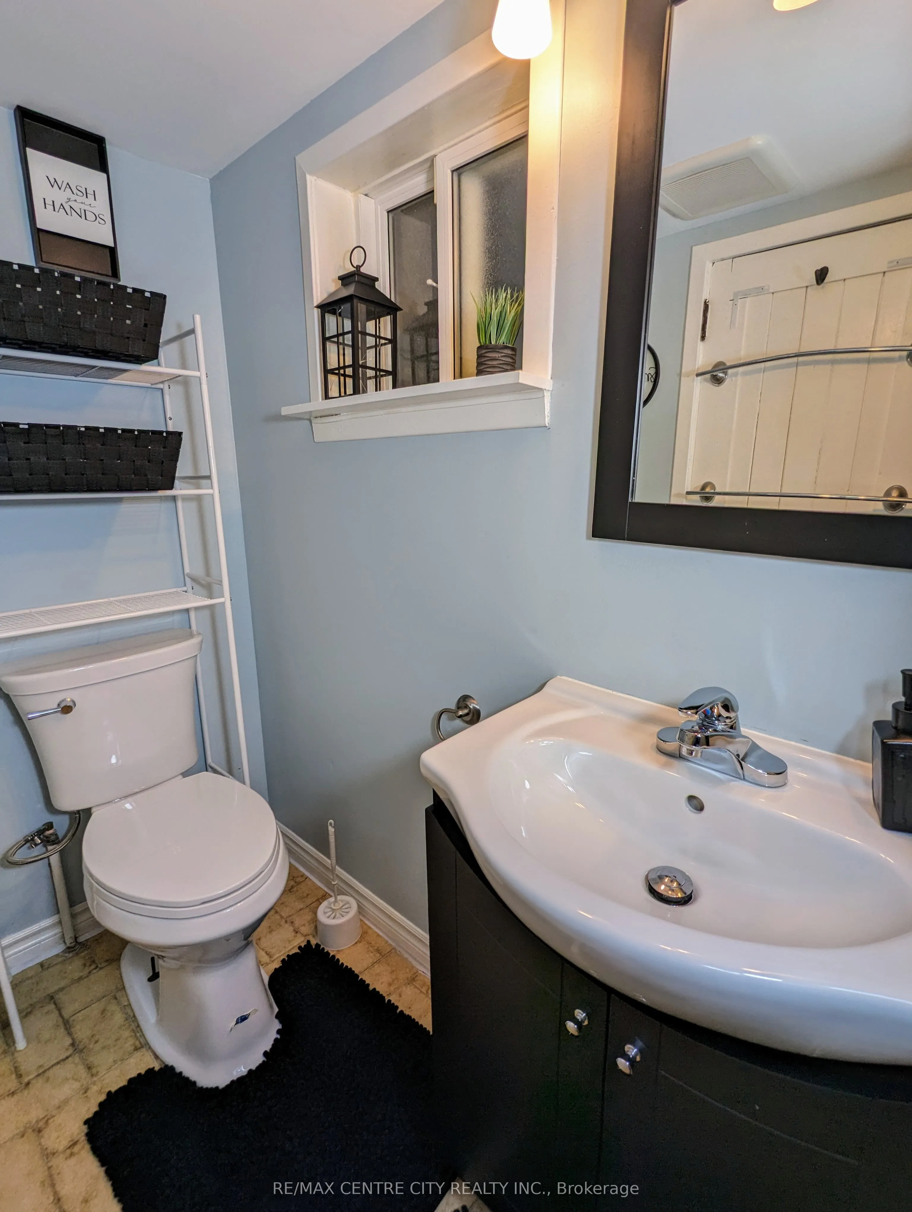 1067 Hamilton Road, #Lower