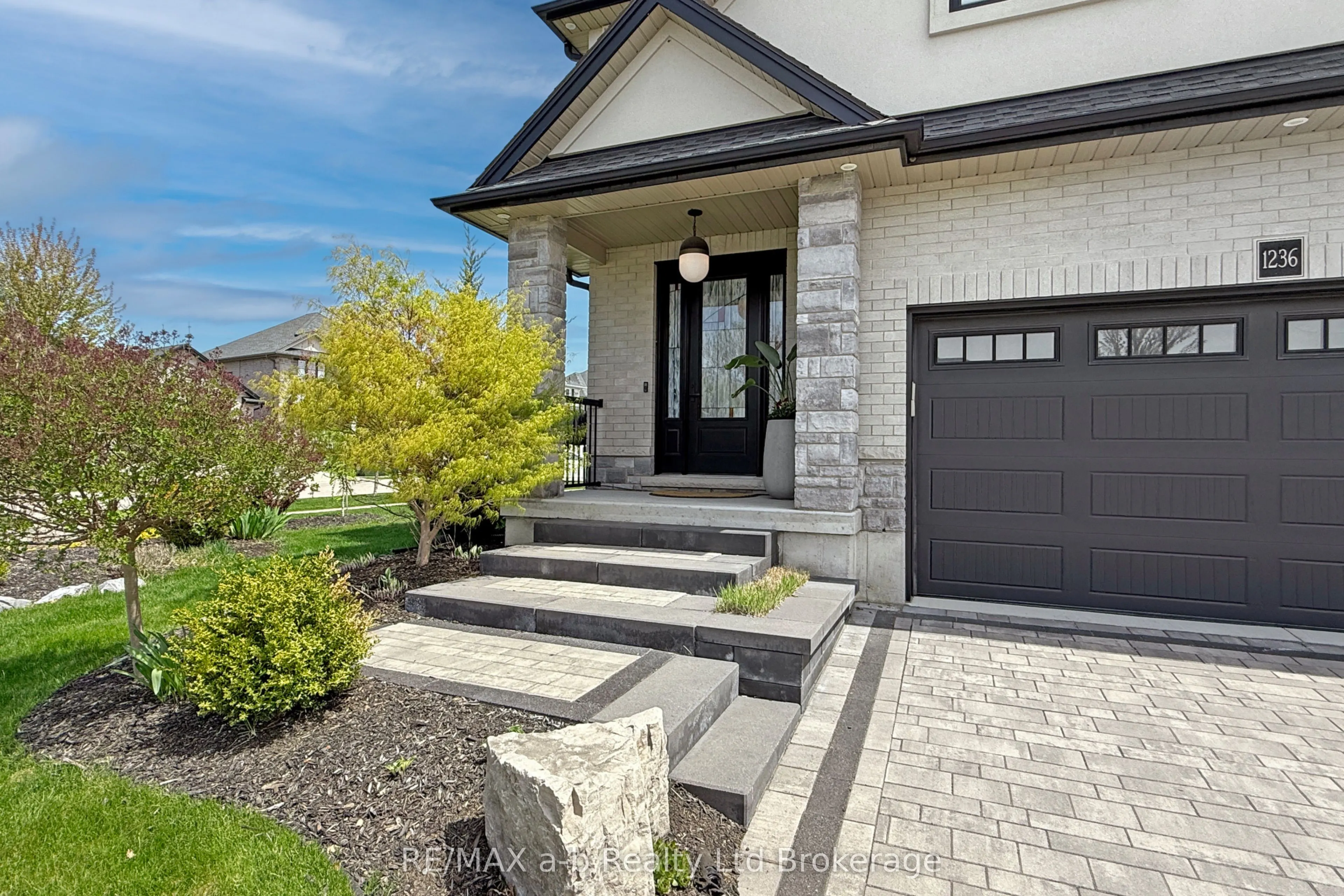 1236 Alberni Road
