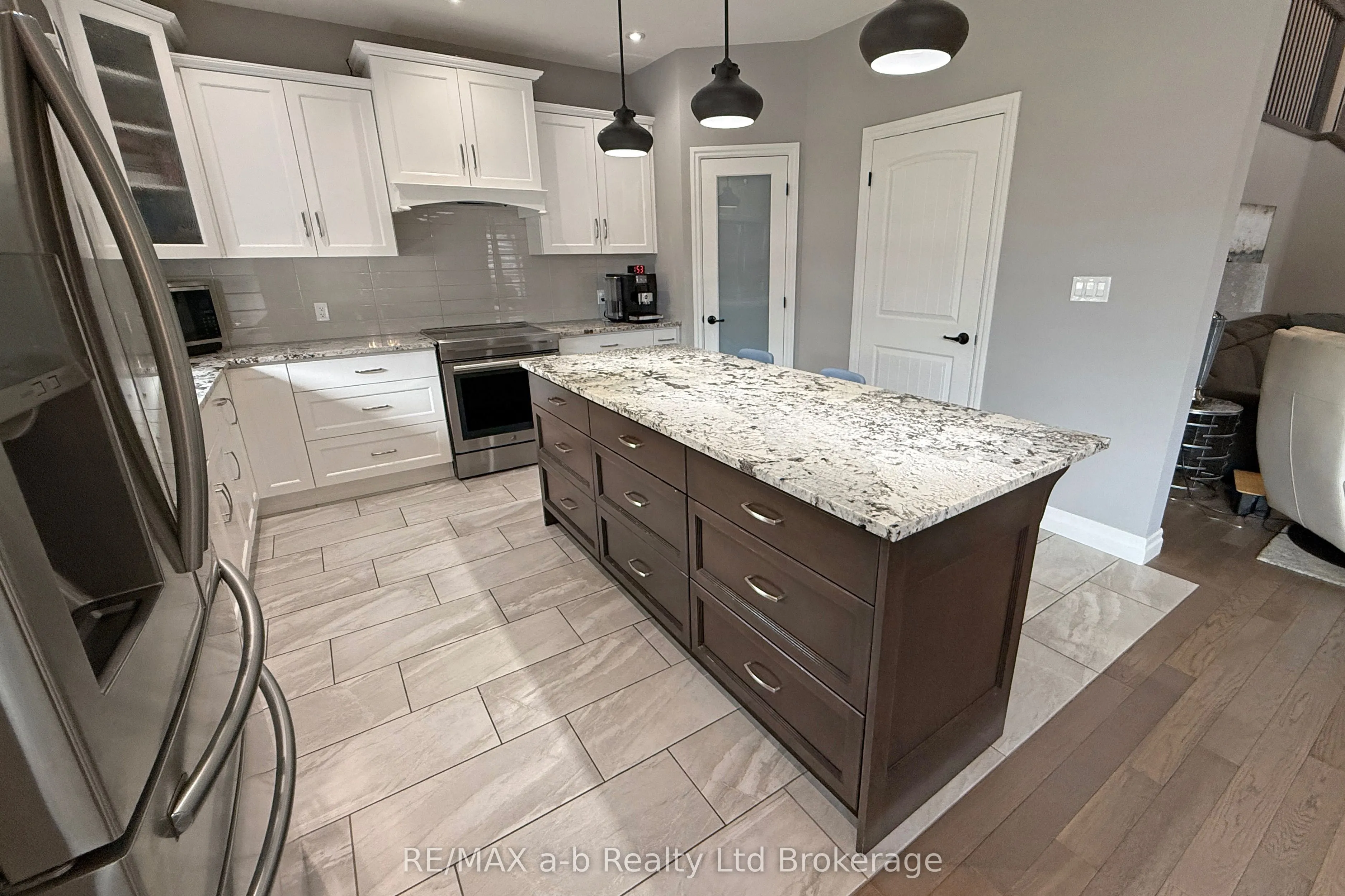 1236 Alberni Road