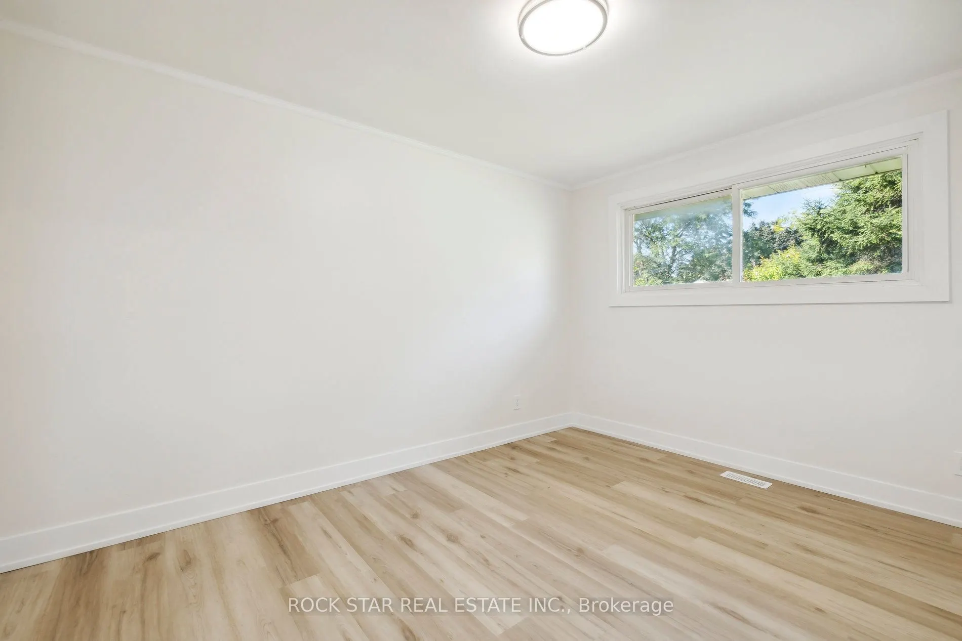 87 Leaside Drive, #Upper