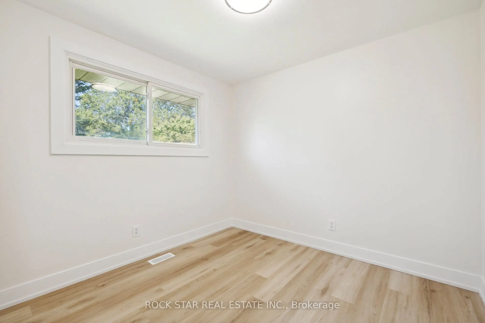 87 Leaside Drive, #Upper